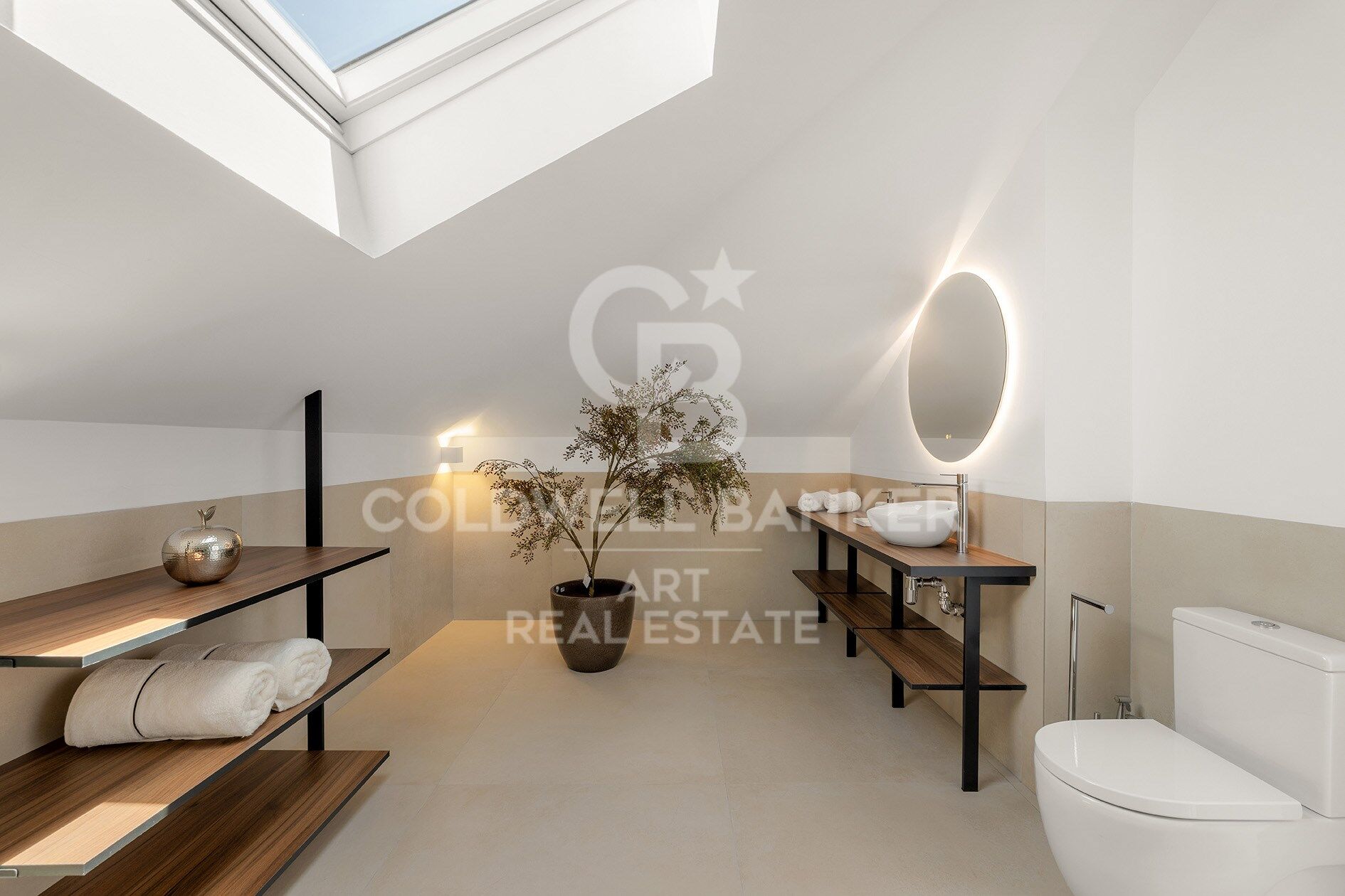 Exclusive Penthouse in the Heart of Nueva Andalucía