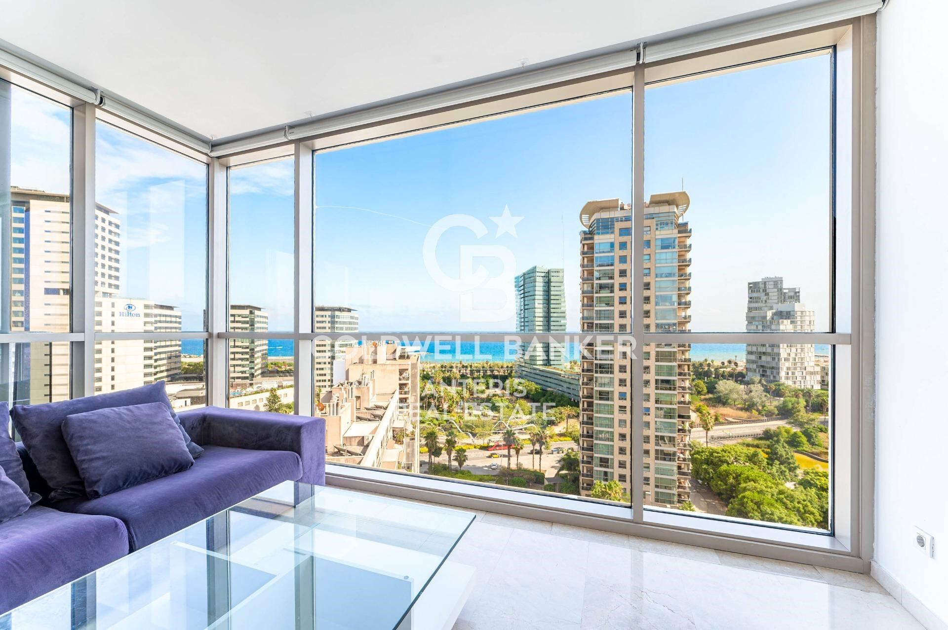 LUJO: Espectacular vivienda en planta 14 con vistas al mar, en Diagonal Mar