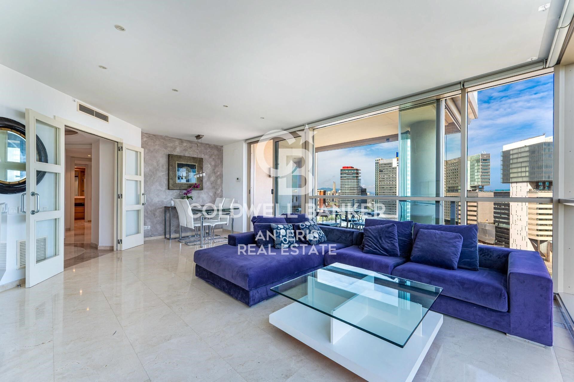 LUJO: Espectacular vivienda en planta 14 con vistas al mar, en Diagonal Mar