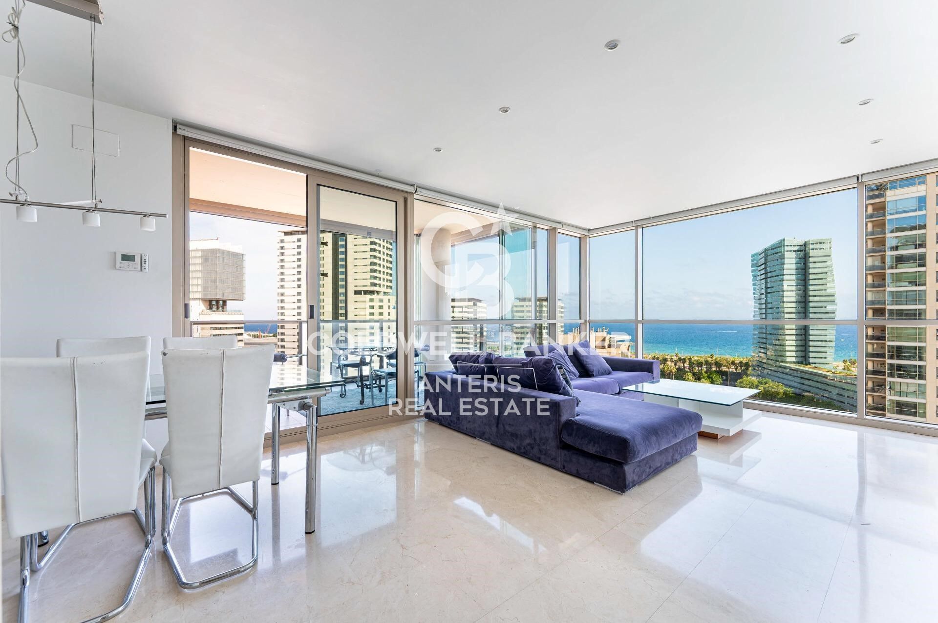 LUJO: Espectacular vivienda en planta 14 con vistas al mar, en Diagonal Mar