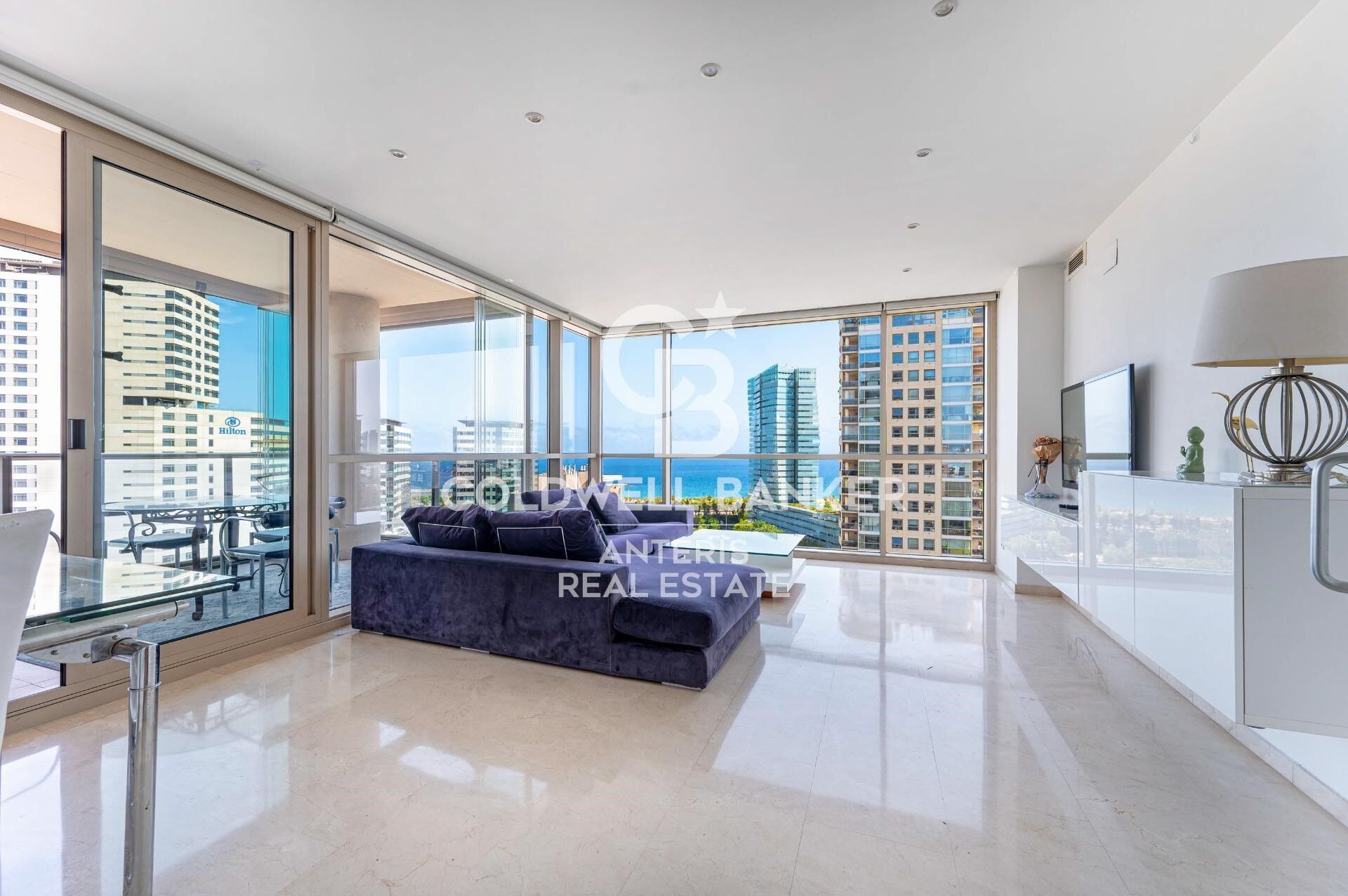 LUJO: Espectacular vivienda en planta 14 con vistas al mar, en Diagonal Mar