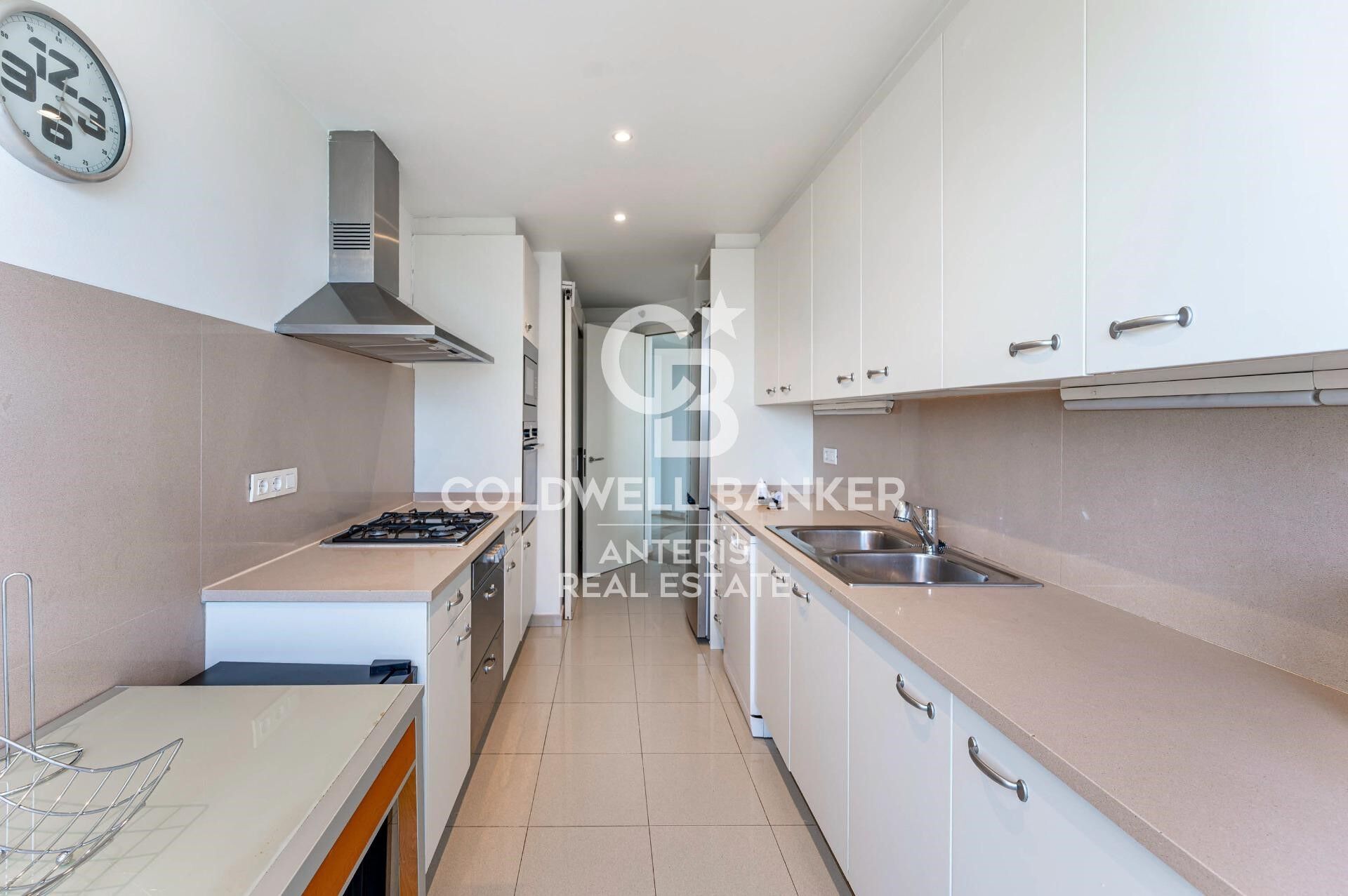 LUJO: Espectacular vivienda en planta 14 con vistas al mar, en Diagonal Mar