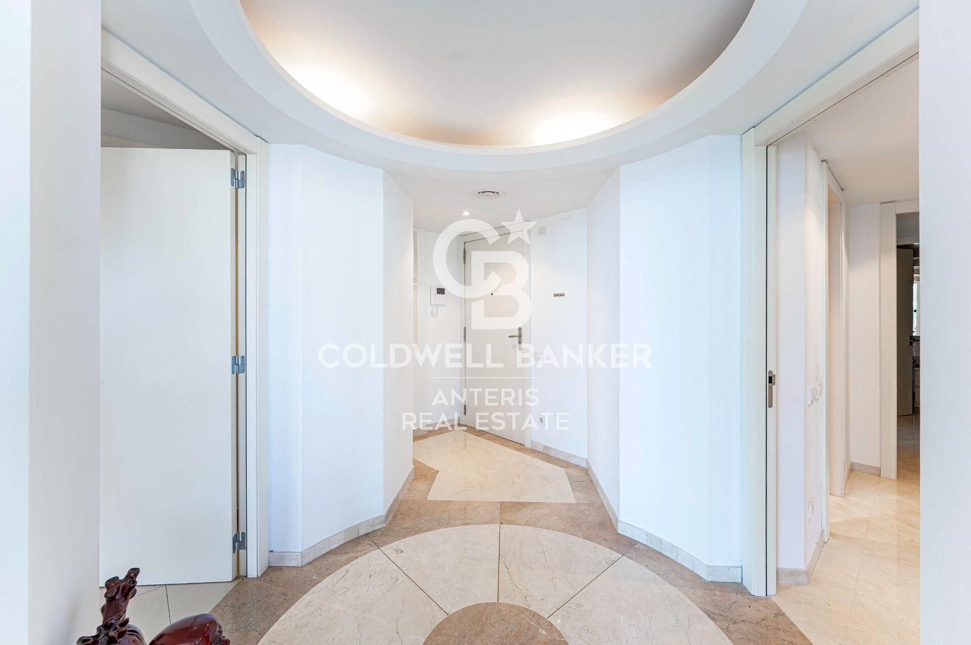 LUJO: Espectacular vivienda en planta 14 con vistas al mar, en Diagonal Mar