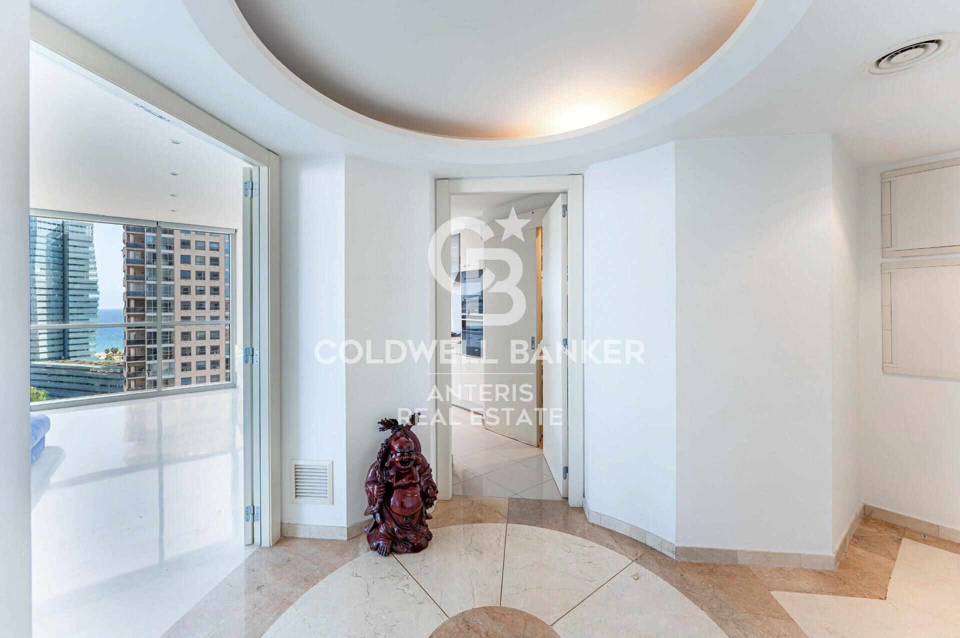 LUJO: Espectacular vivienda en planta 14 con vistas al mar, en Diagonal Mar