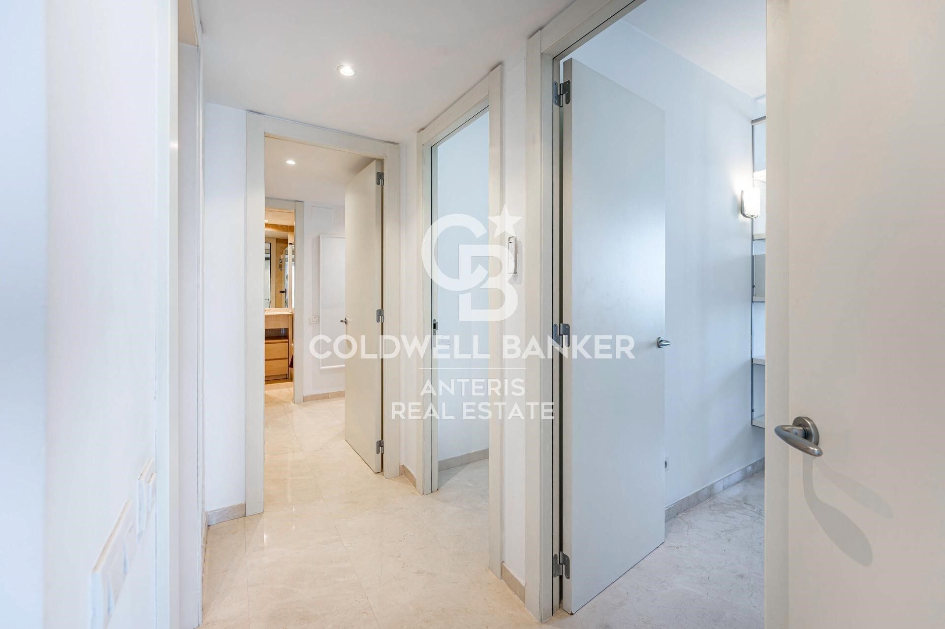 LUJO: Espectacular vivienda en planta 14 con vistas al mar, en Diagonal Mar