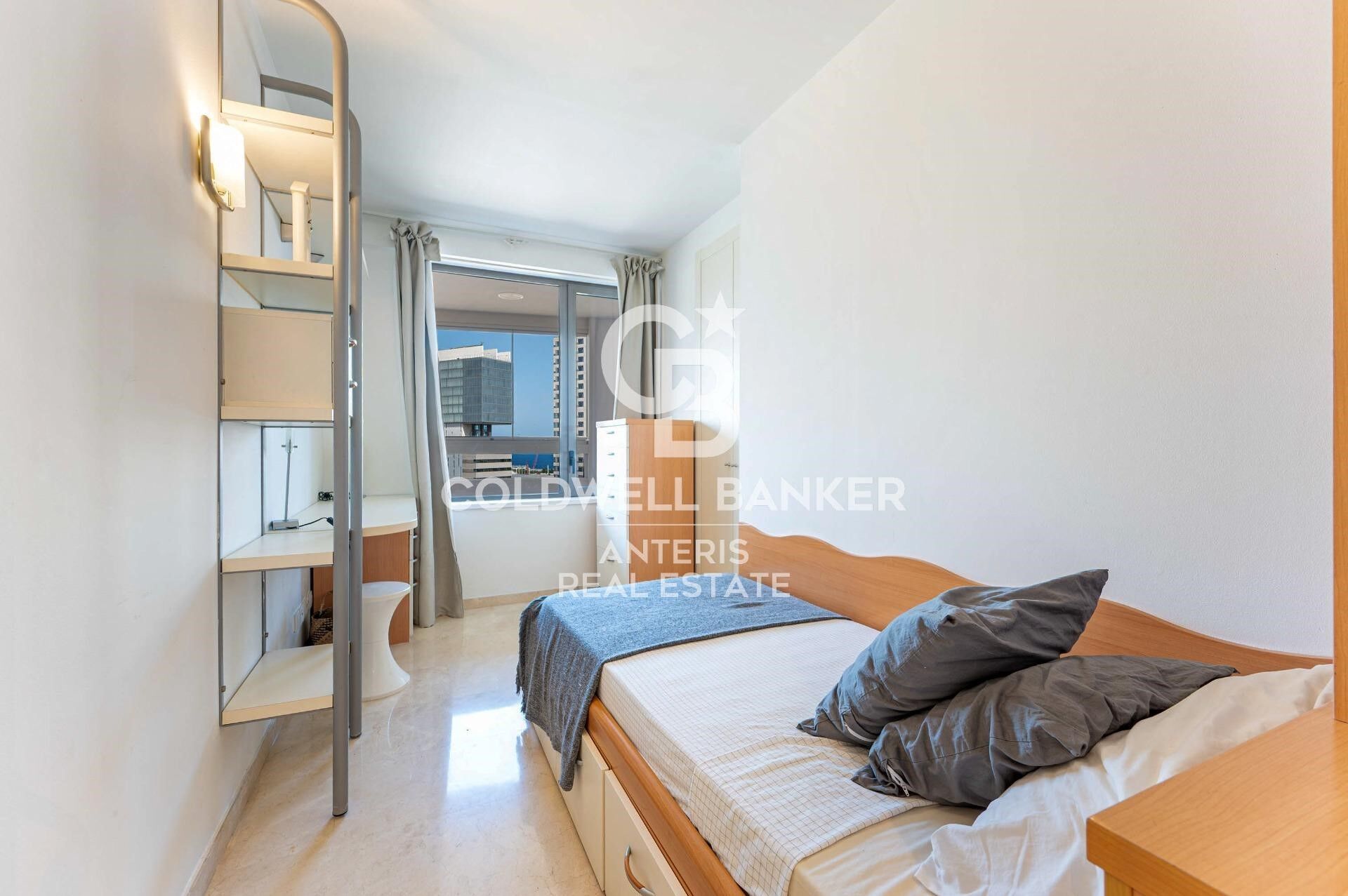 LUJO: Espectacular vivienda en planta 14 con vistas al mar, en Diagonal Mar