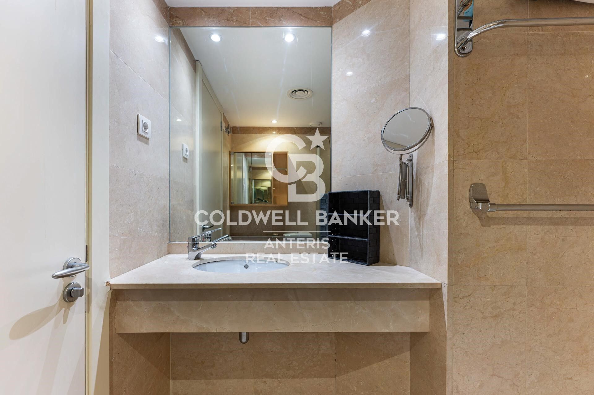 LUJO: Espectacular vivienda en planta 14 con vistas al mar, en Diagonal Mar
