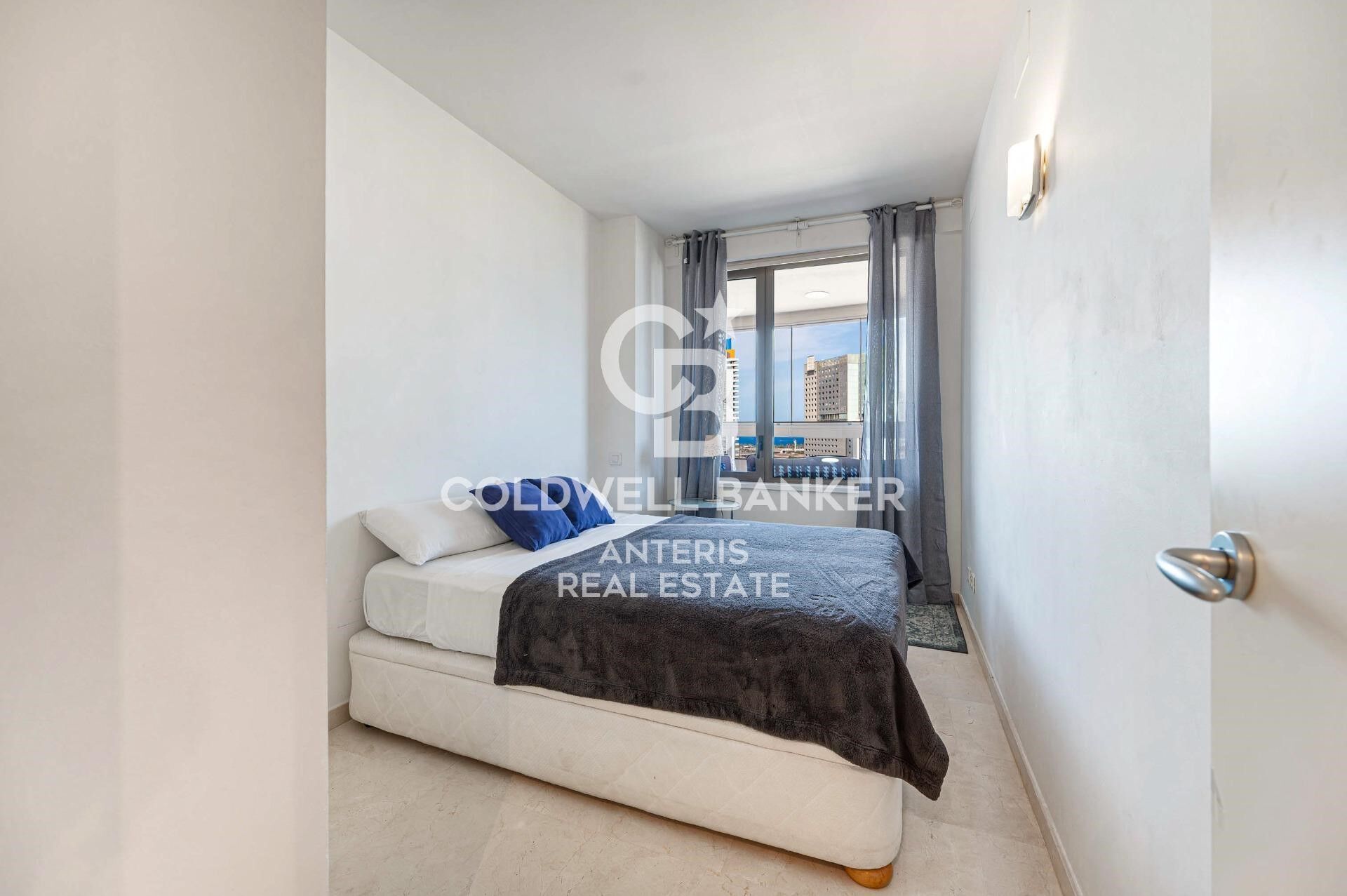 LUJO: Espectacular vivienda en planta 14 con vistas al mar, en Diagonal Mar