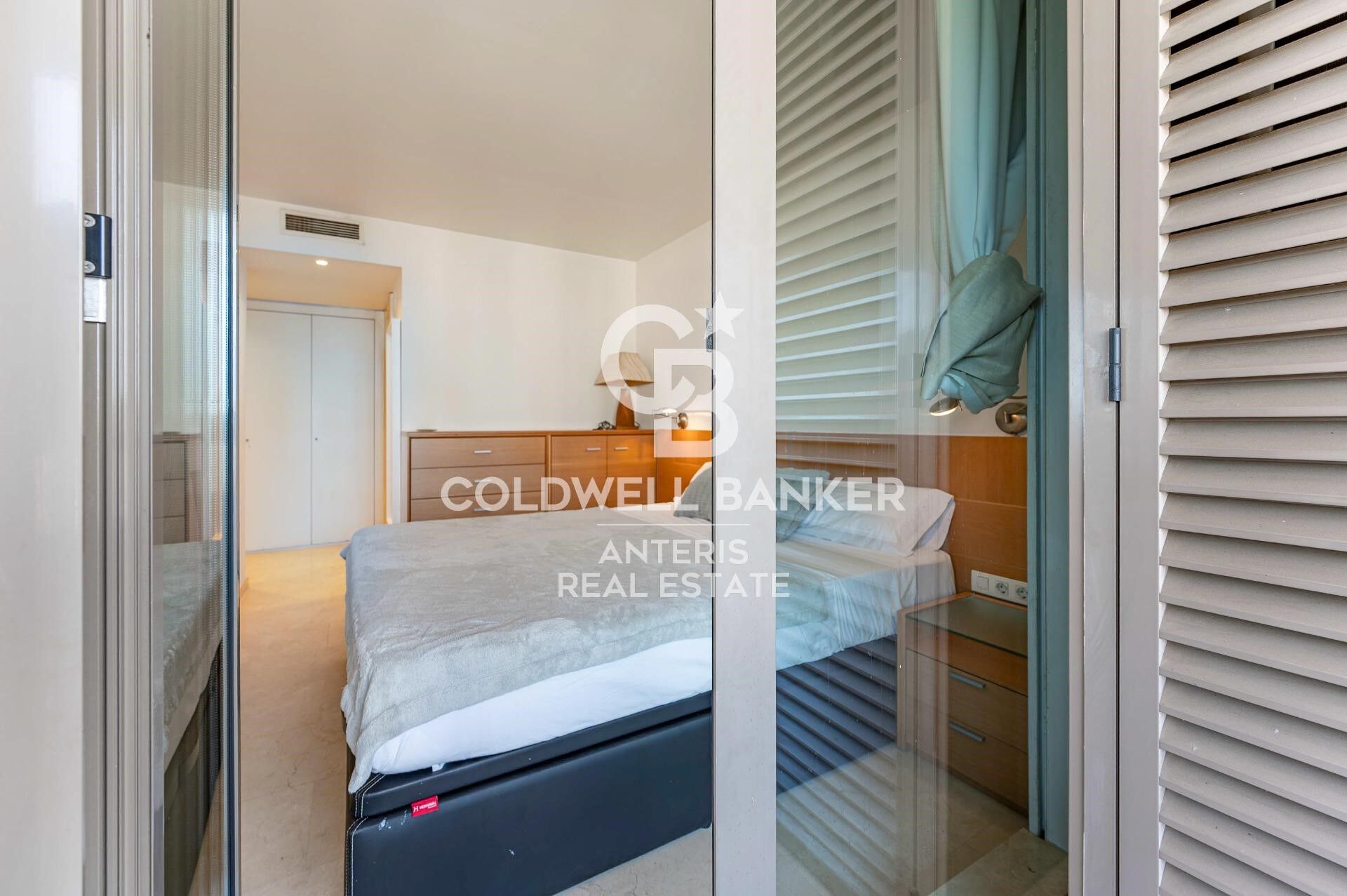 LUJO: Espectacular vivienda en planta 14 con vistas al mar, en Diagonal Mar