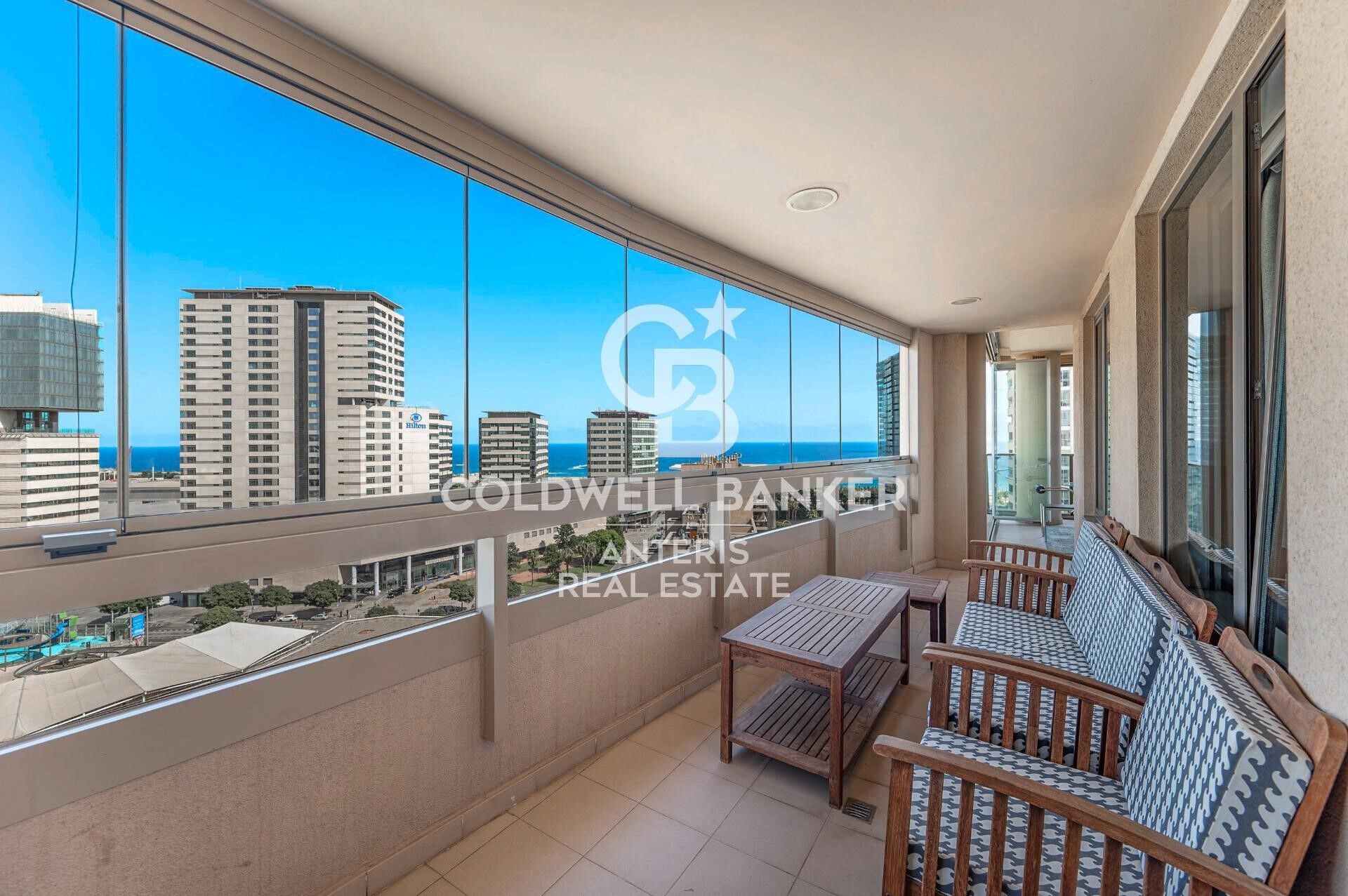 LUJO: Espectacular vivienda en planta 14 con vistas al mar, en Diagonal Mar