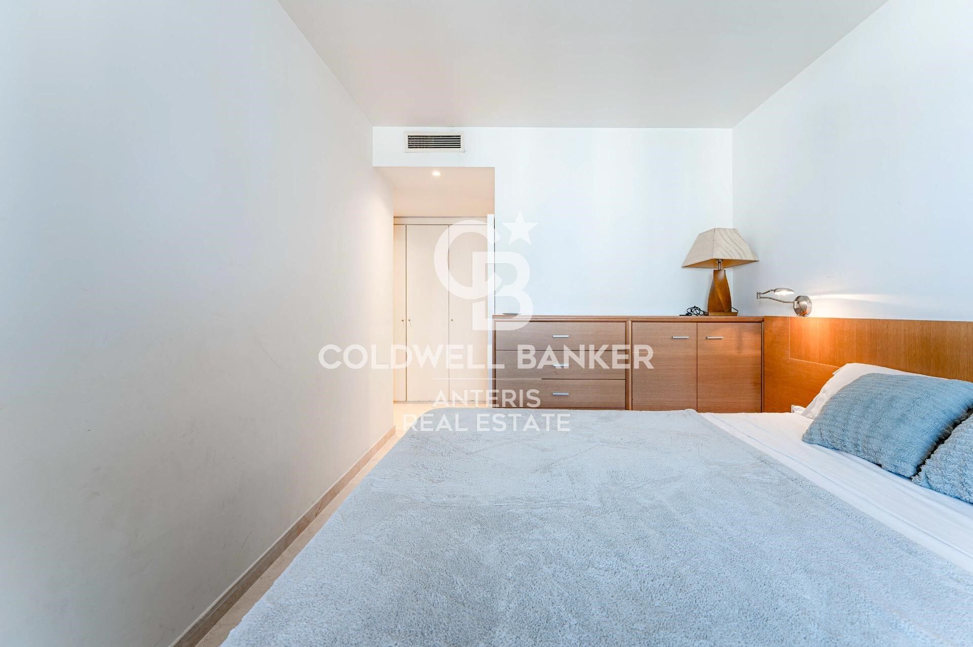 LUJO: Espectacular vivienda en planta 14 con vistas al mar, en Diagonal Mar