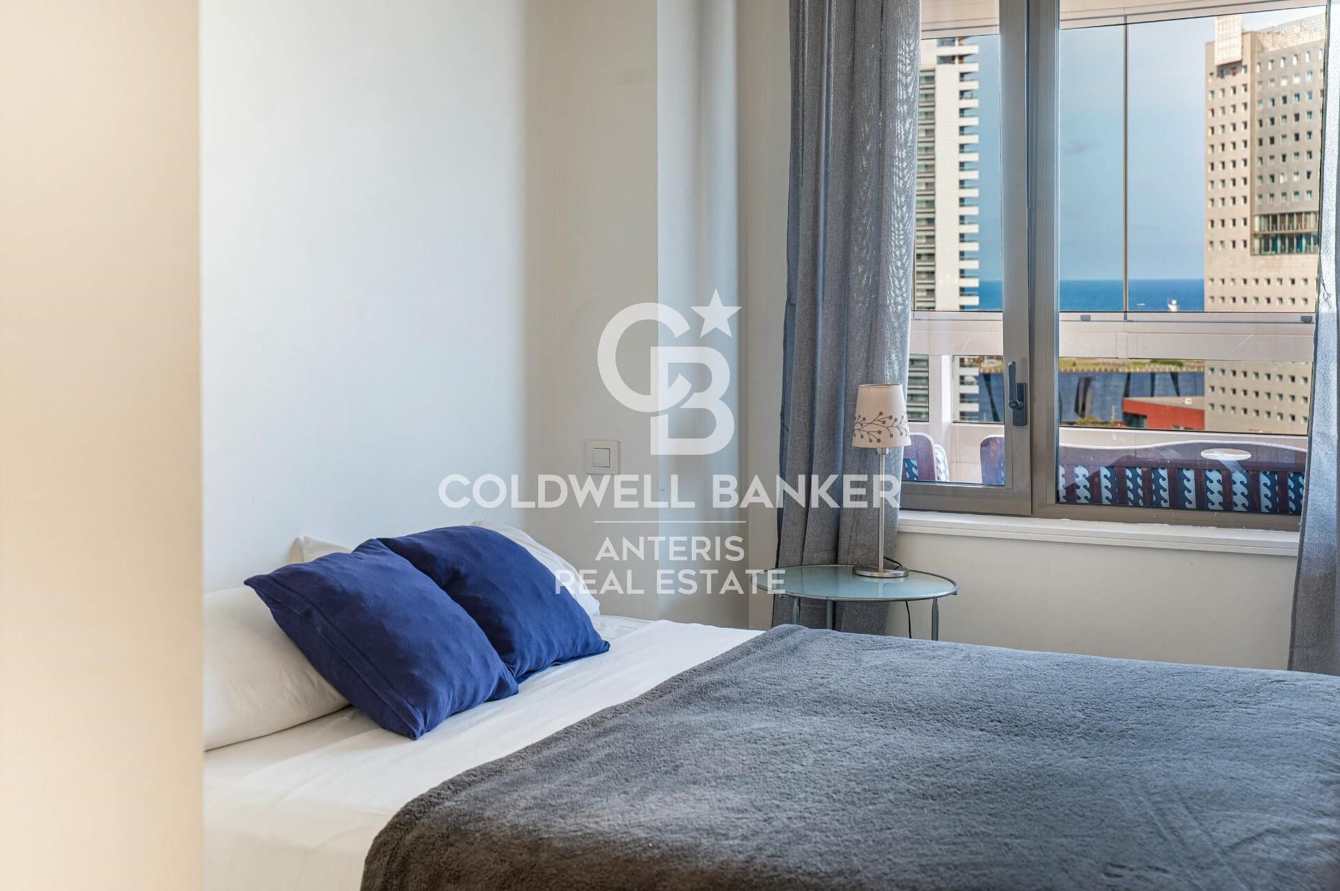 LUJO: Espectacular vivienda en planta 14 con vistas al mar, en Diagonal Mar