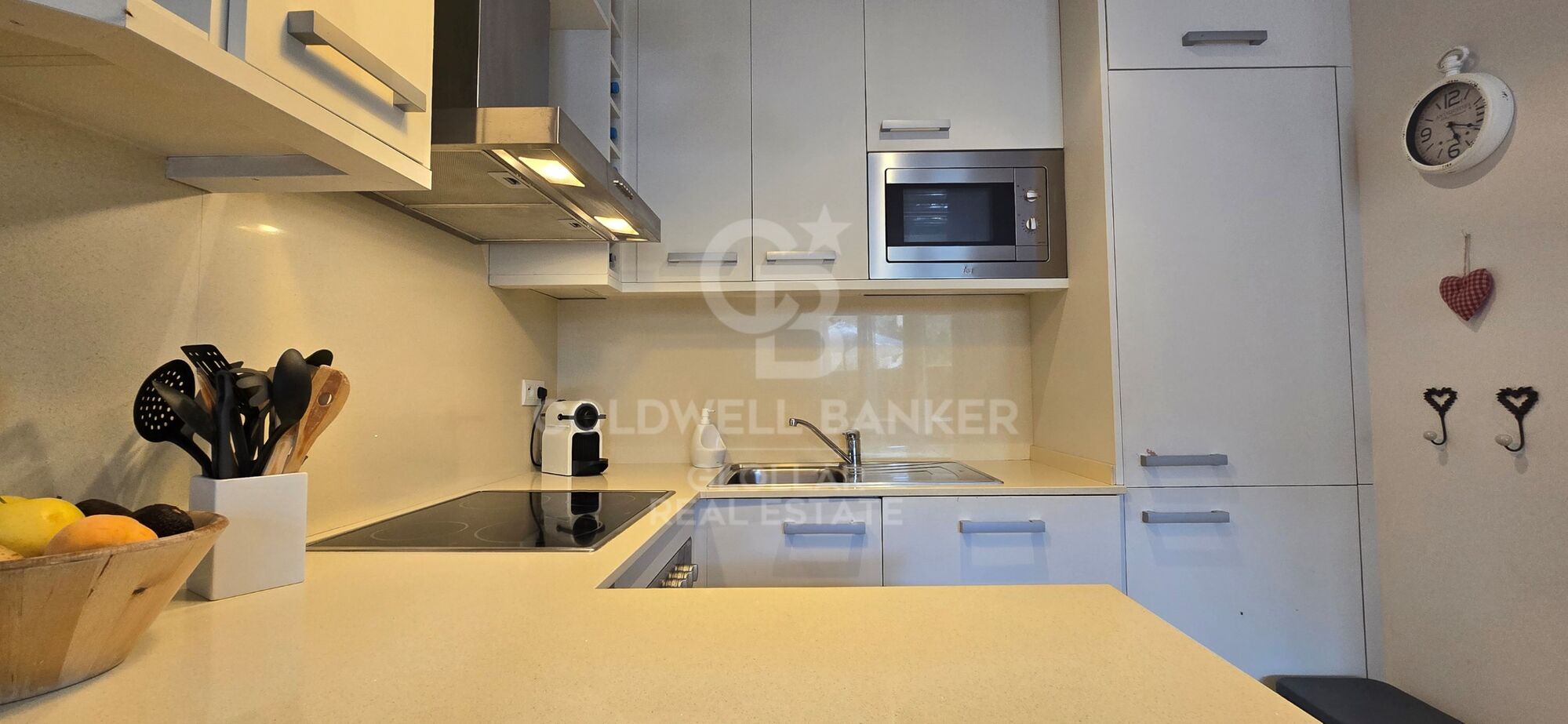 Corner ground floor with private garden in Err