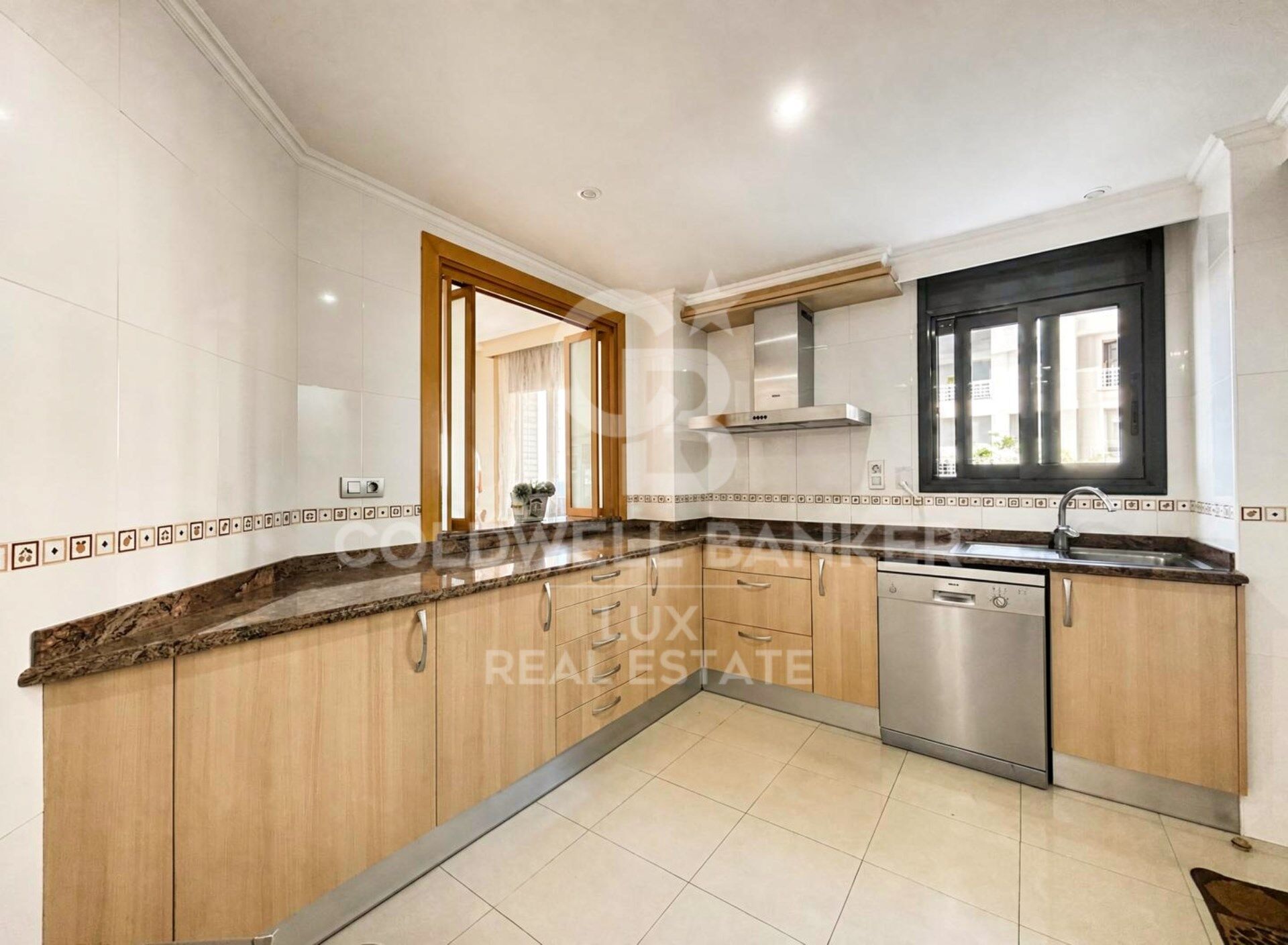 Apartamento de 3 habitaciones frente al camino de ronda de Roses, Costa Brava