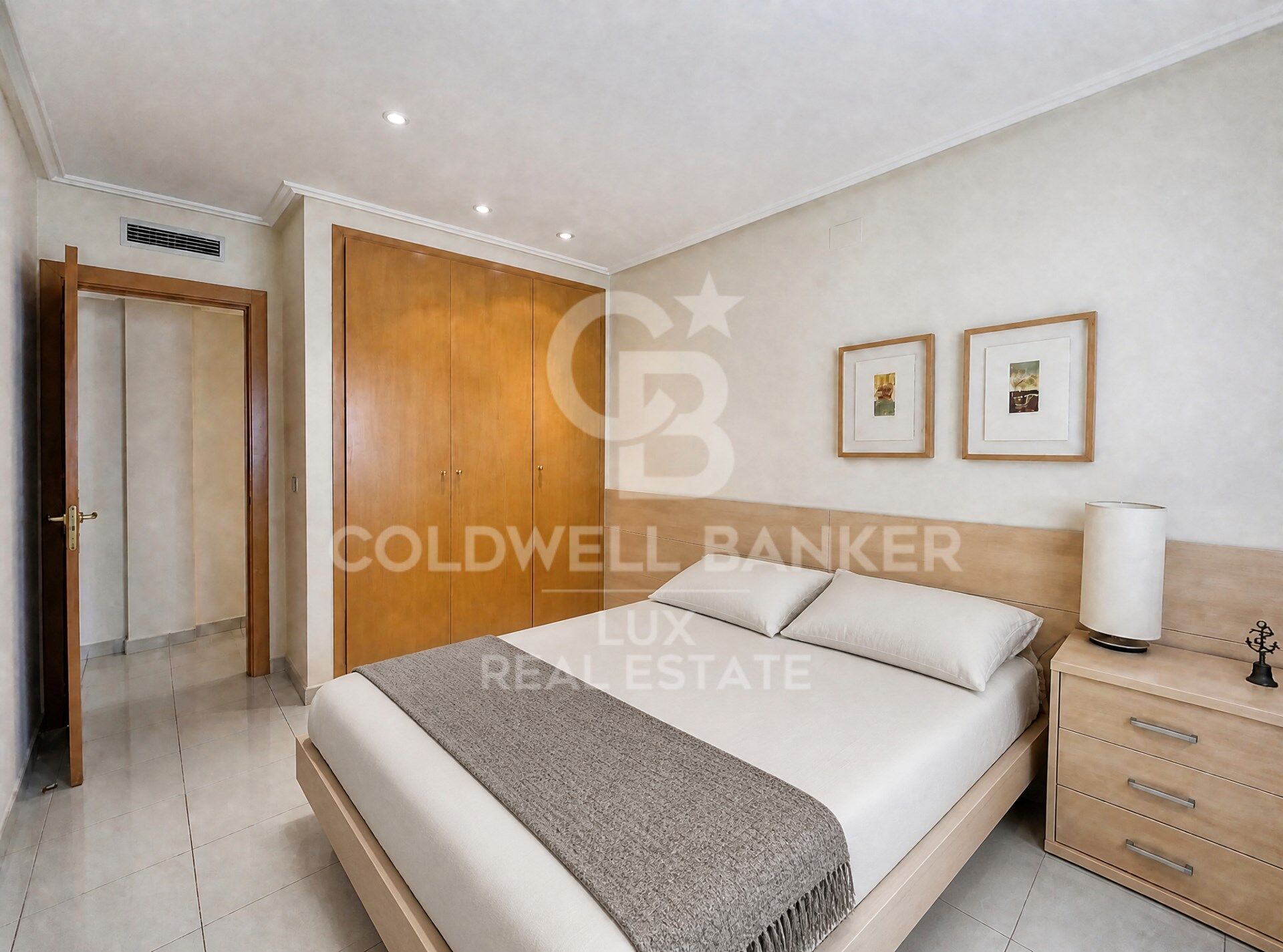 3-bedroom flat overlooking the coastal path in Roses, Costa Brava