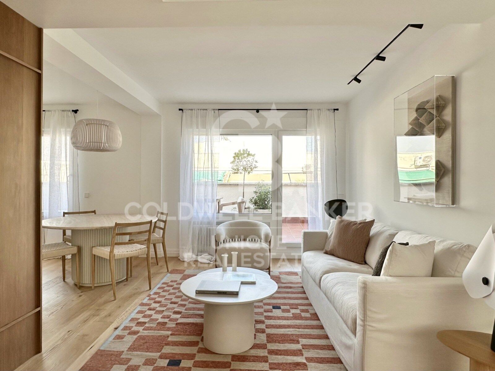 Penthouse mit Terrasse und 3 Schlafzimmern im Stadtteil Salamanca