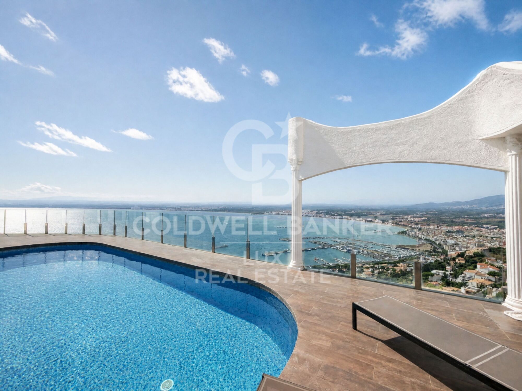 Villa vue panoramique mer à Roses, intimité et sécurité