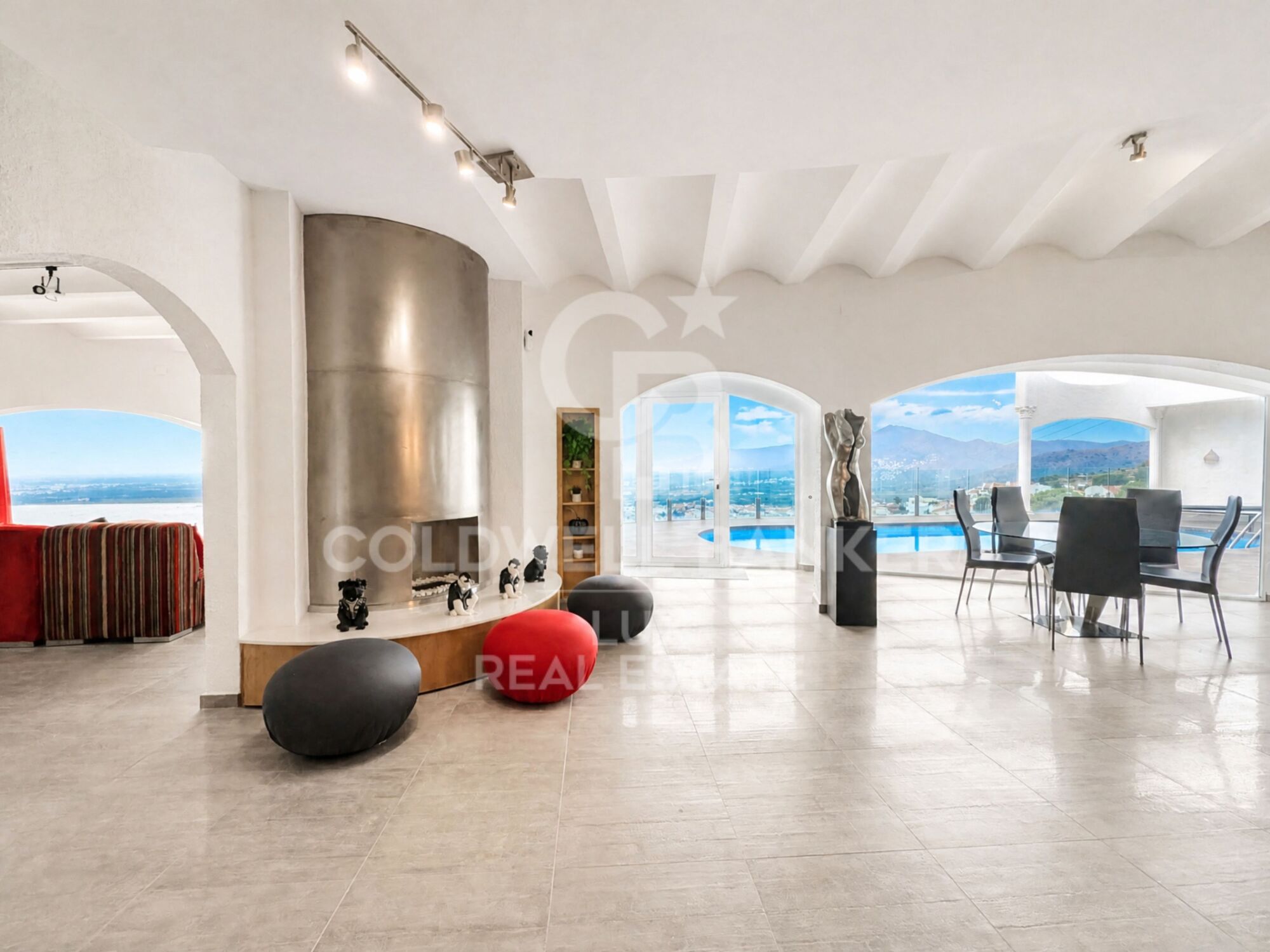 Villa vue panoramique mer à Roses, intimité et sécurité