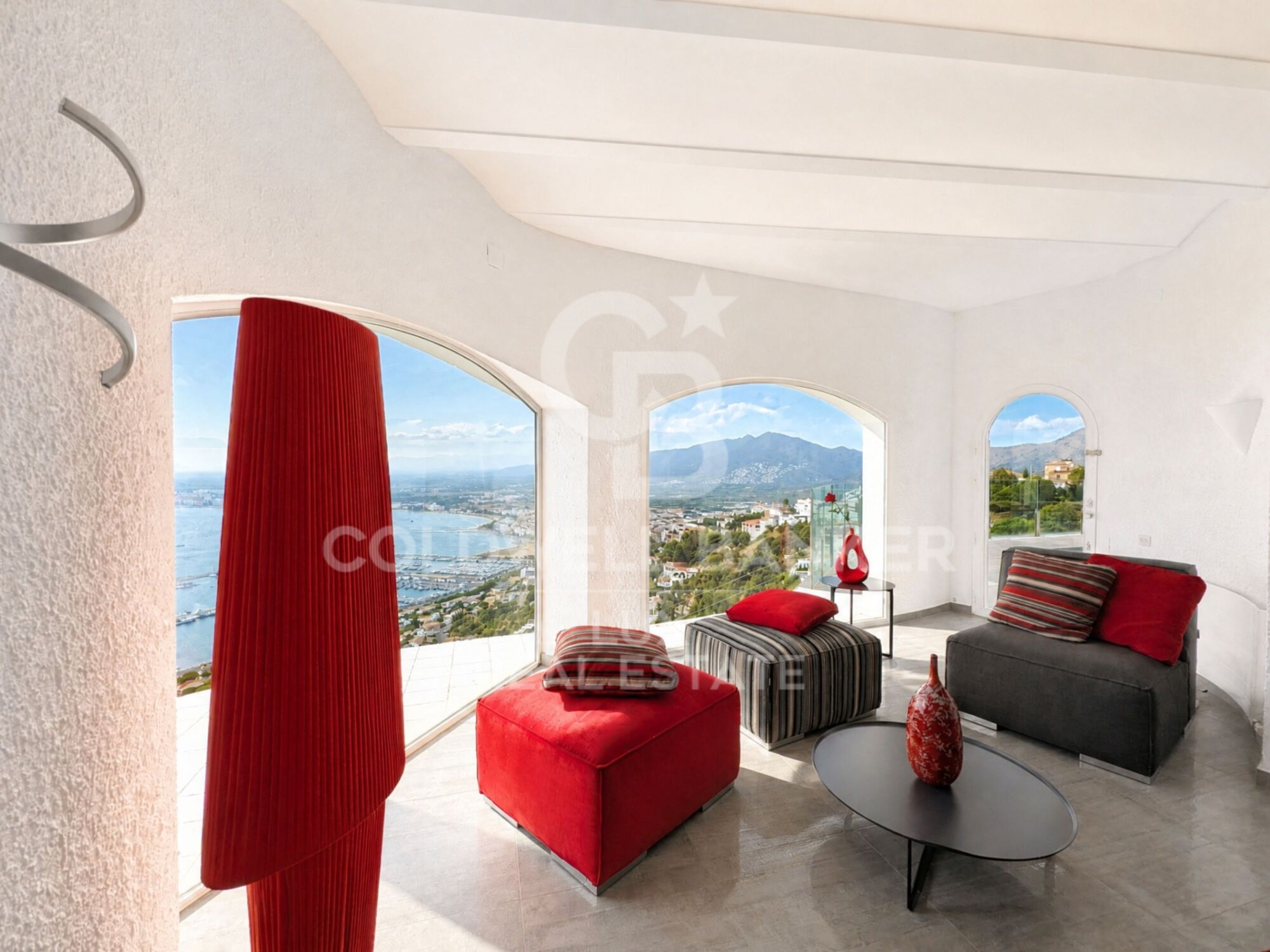 Villa vue panoramique mer à Roses, intimité et sécurité