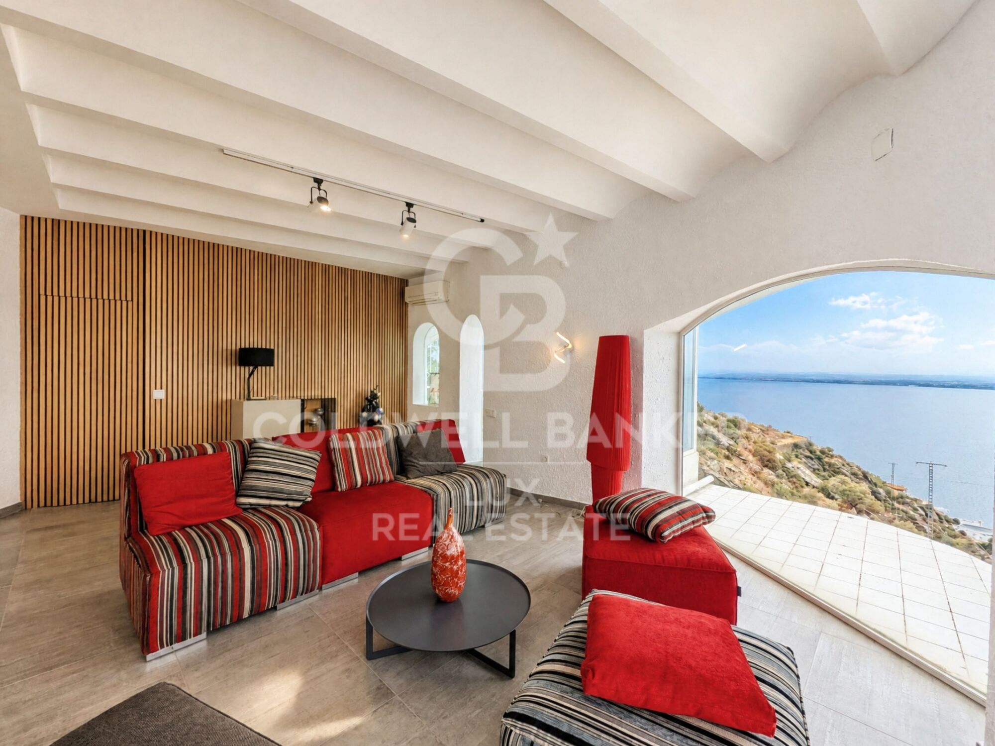 Villa vue panoramique mer à Roses, intimité et sécurité