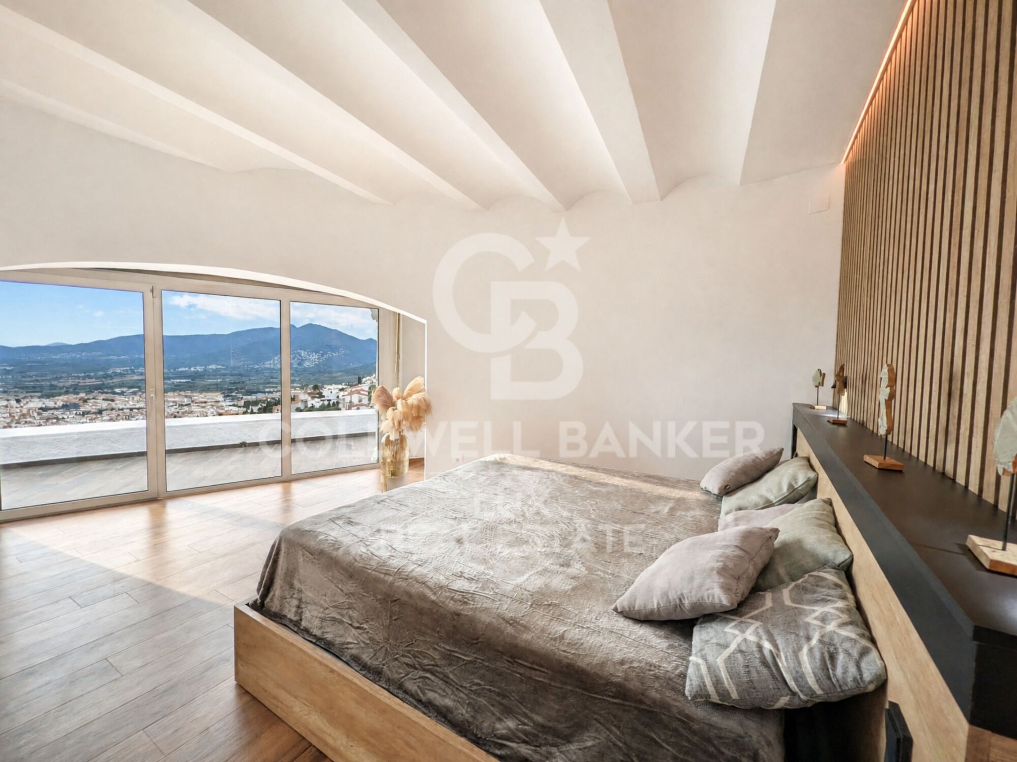 Villa vue panoramique mer à Roses, intimité et sécurité