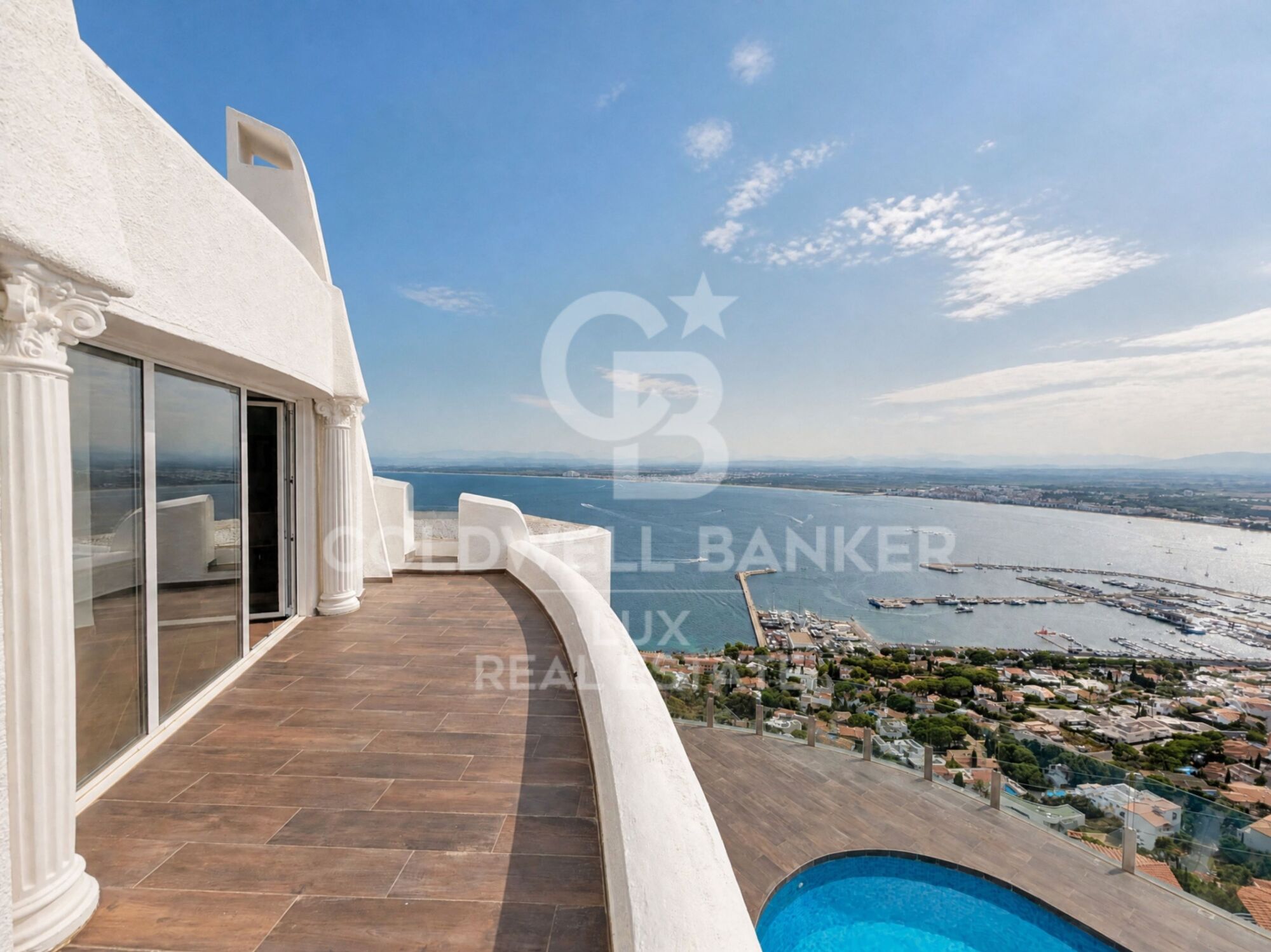 Villa vue panoramique mer à Roses, intimité et sécurité