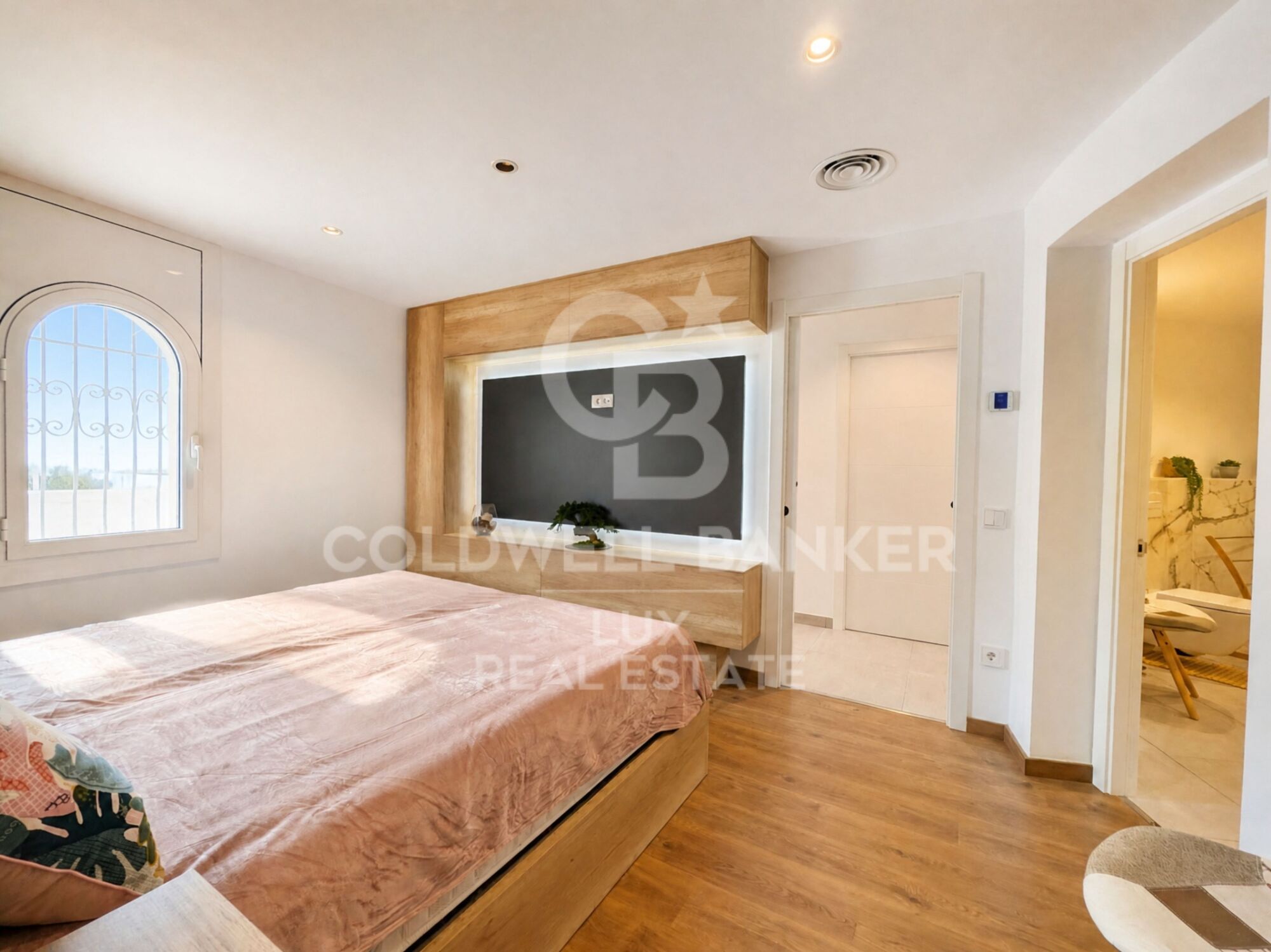 Villa vue panoramique mer à Roses, intimité et sécurité