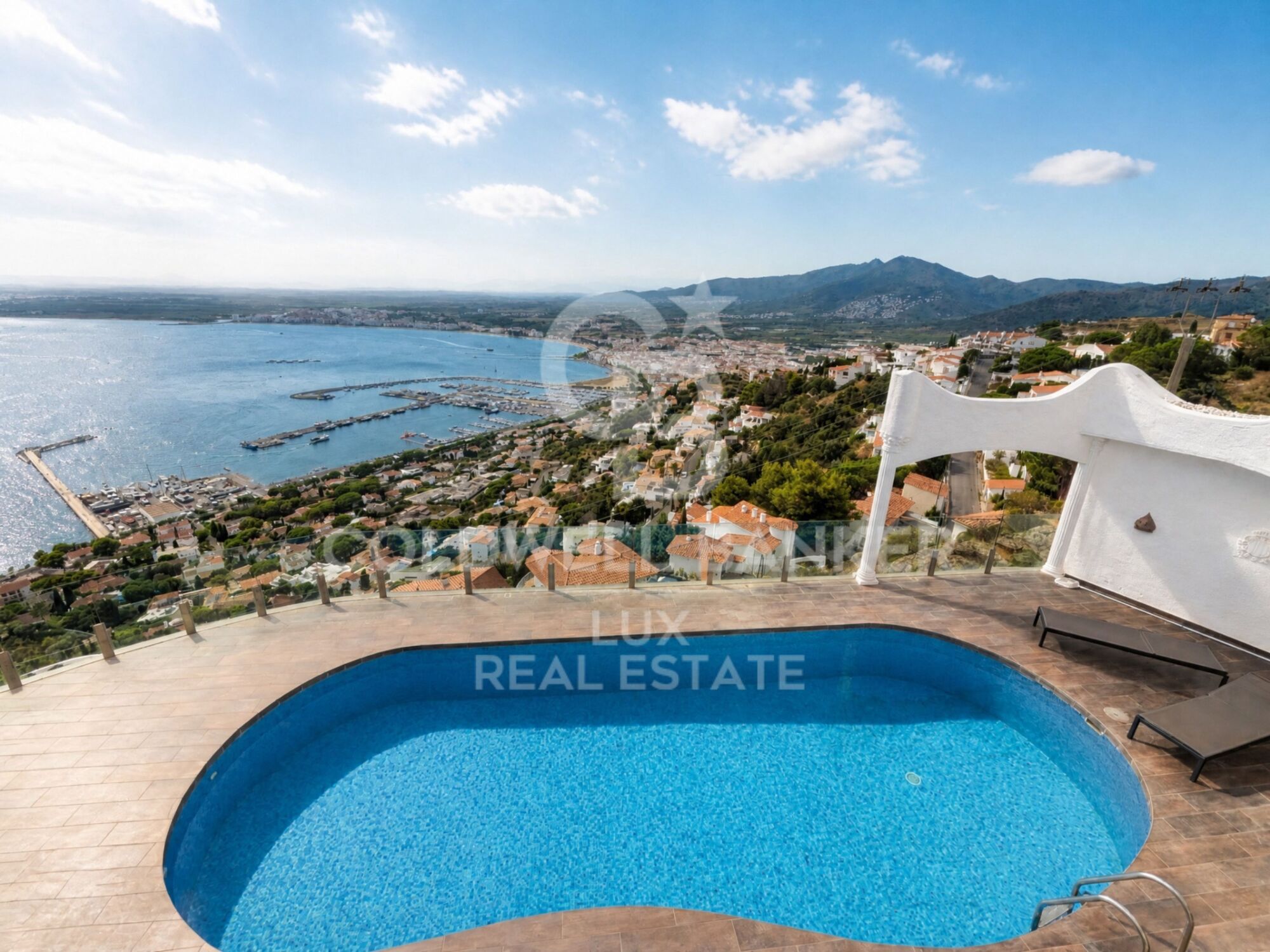 Villa vue panoramique mer à Roses, intimité et sécurité