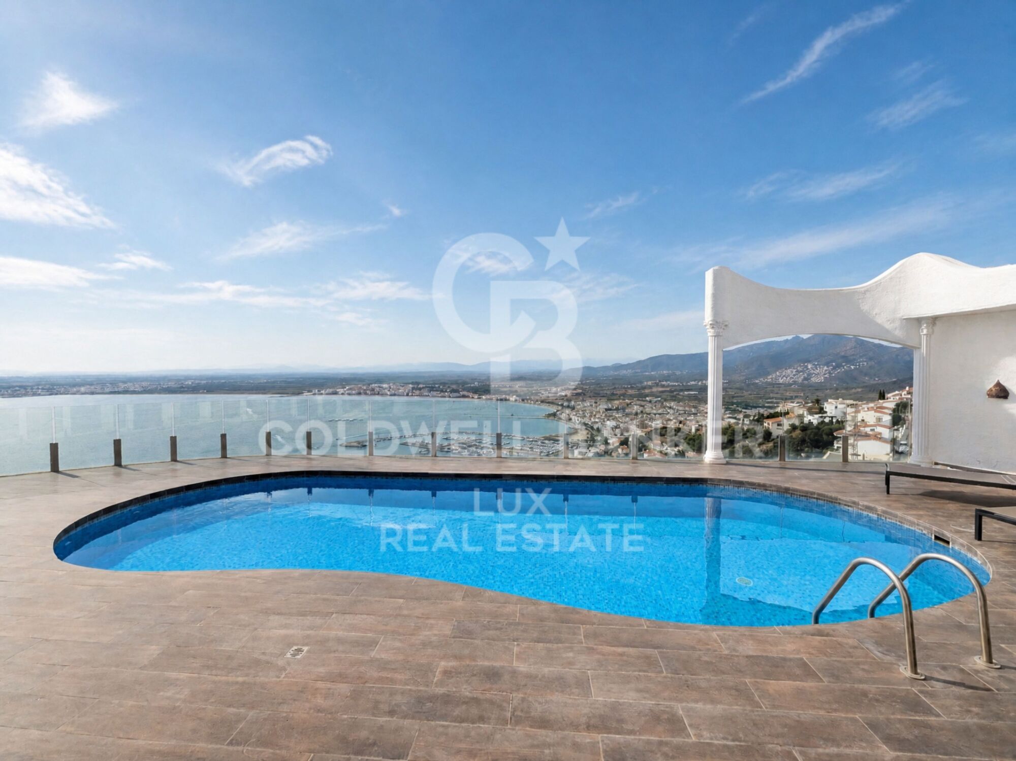 Villa vue panoramique mer à Roses, intimité et sécurité