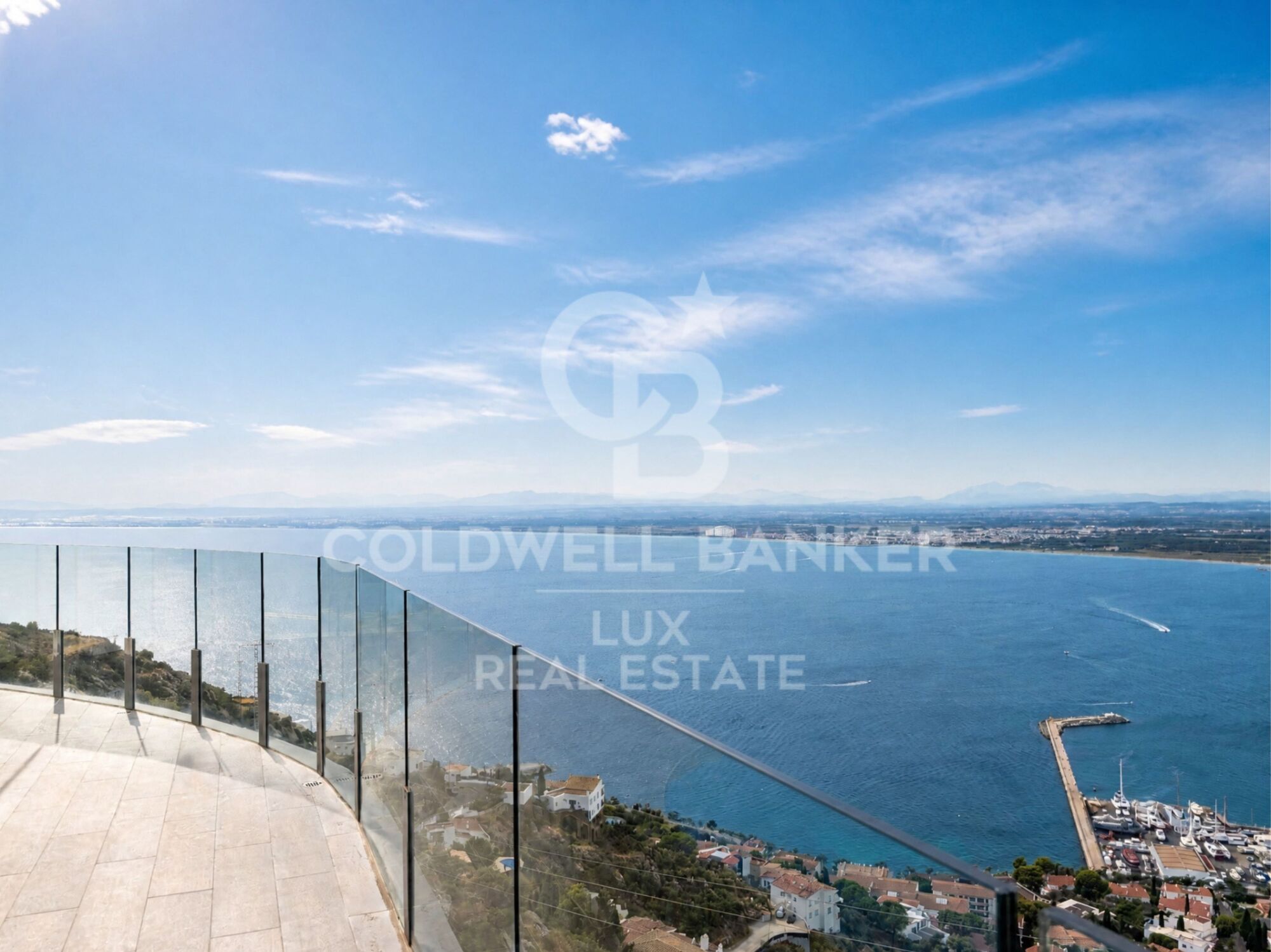 Villa vue panoramique mer à Roses, intimité et sécurité