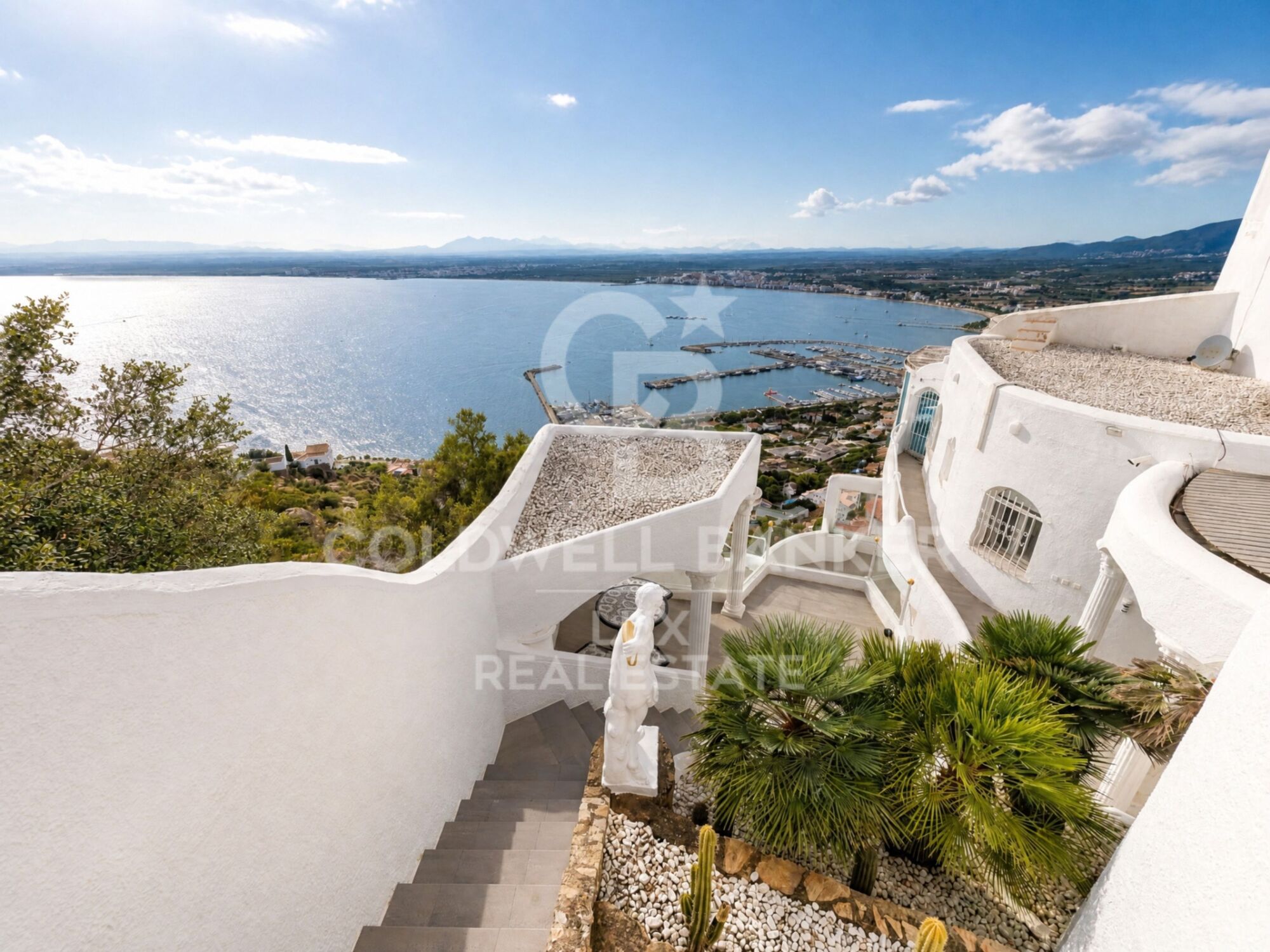 Villa vue panoramique mer à Roses, intimité et sécurité