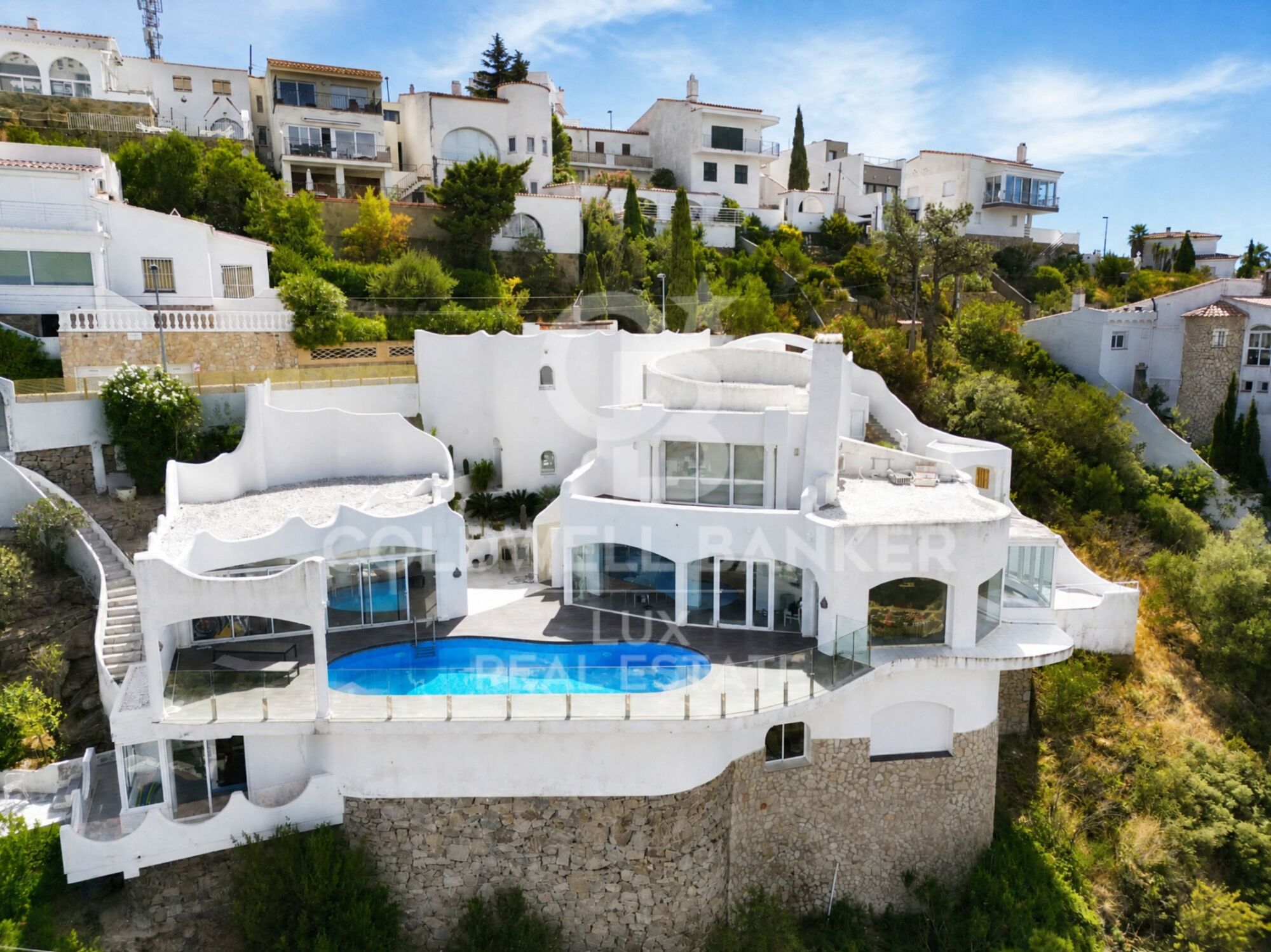 Villa vue panoramique mer à Roses, intimité et sécurité