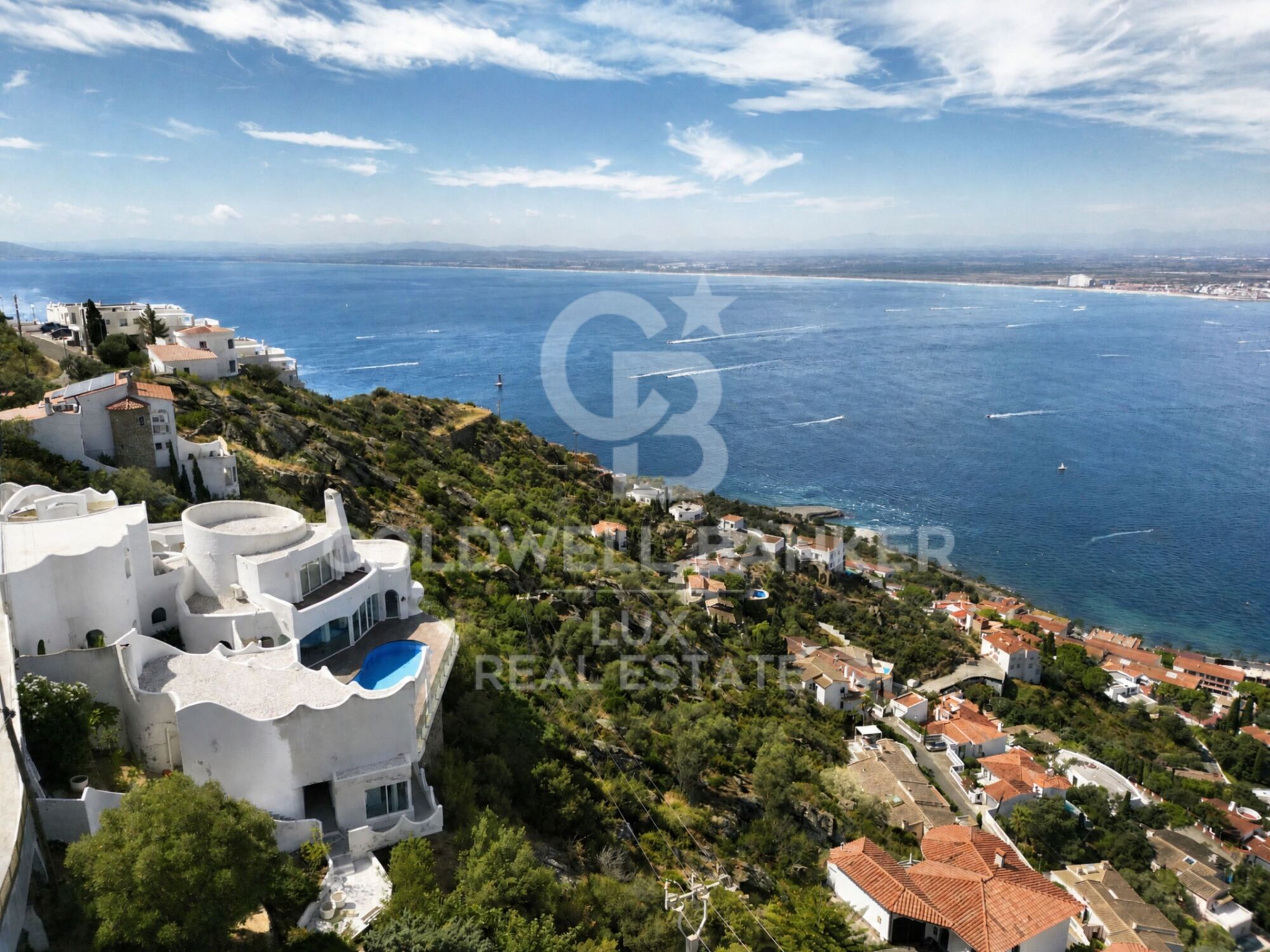 Villa vue panoramique mer à Roses, intimité et sécurité
