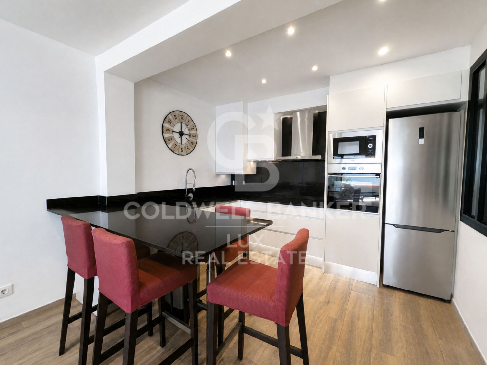 Wohnung in Canyelles: Terrasse, Garage, Meerblick und Tourismuslizenz