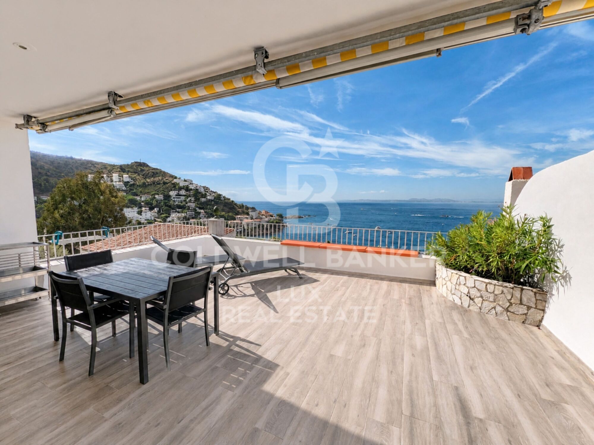 Wohnung in Canyelles: Terrasse, Garage, Meerblick und Tourismuslizenz
