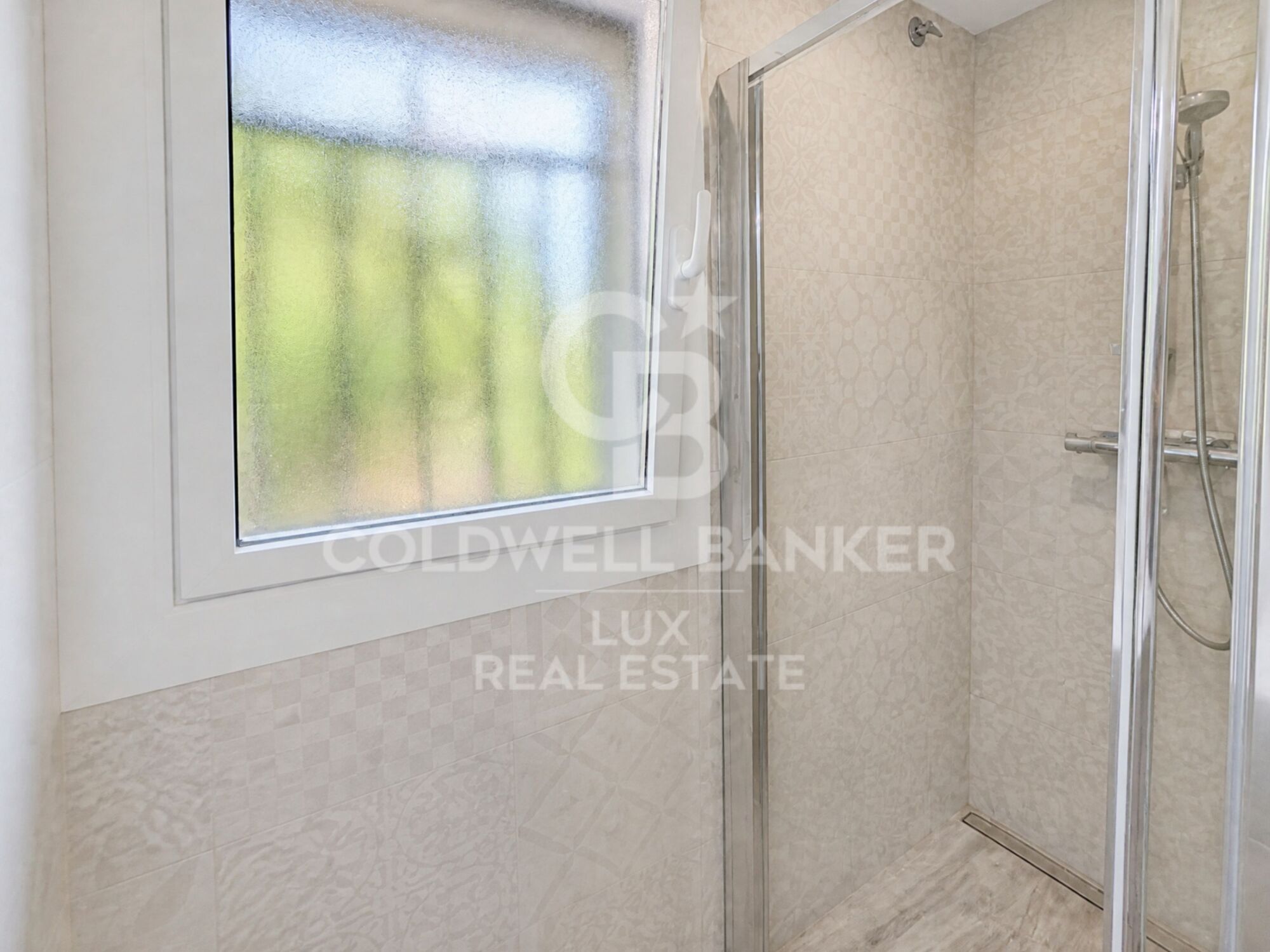 Sea-view flat/penthouse in Canyelles, 30m2 terrace. With a tourist licence
