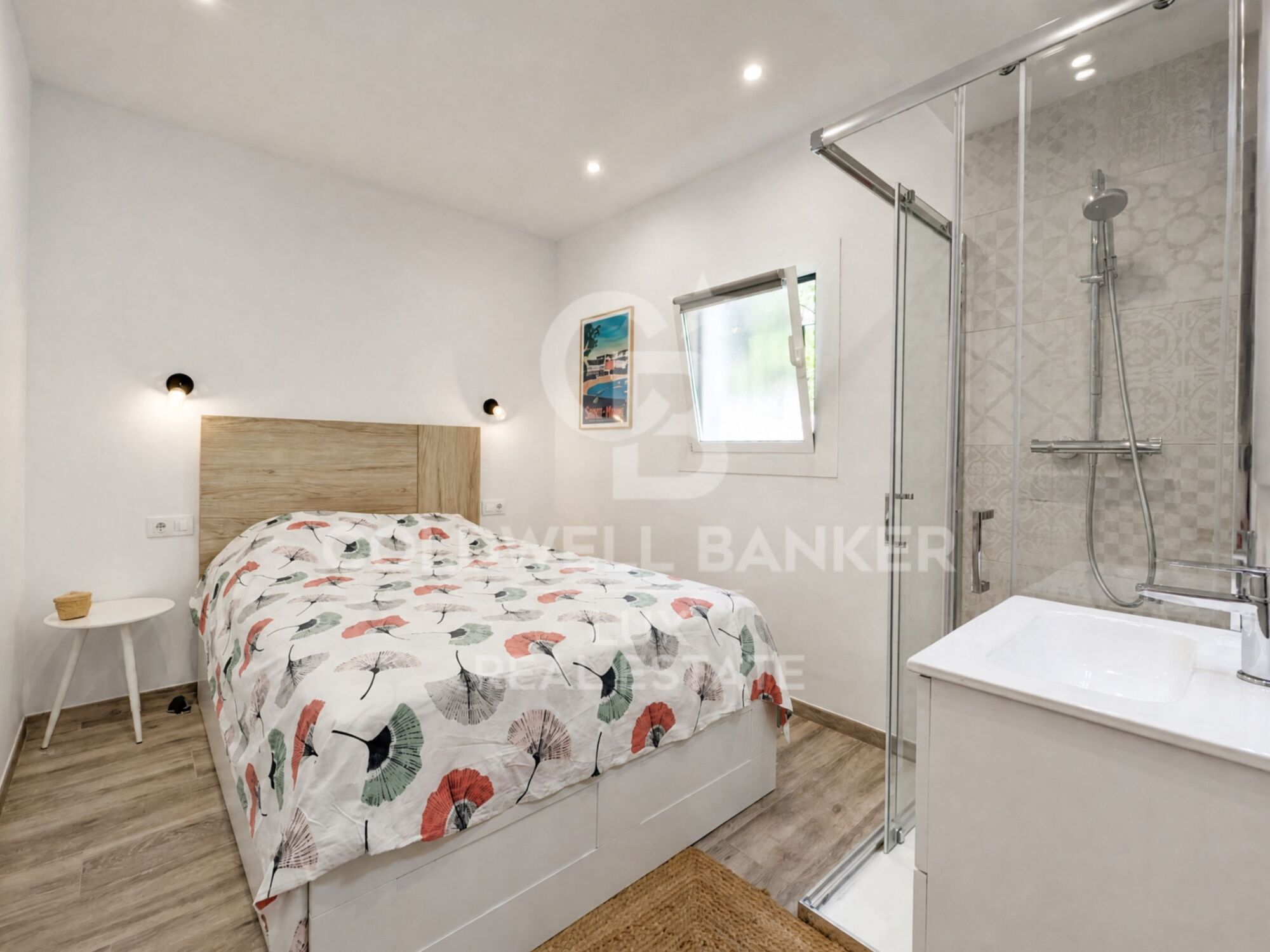Sea-view flat/penthouse in Canyelles, 30m2 terrace. With a tourist licence