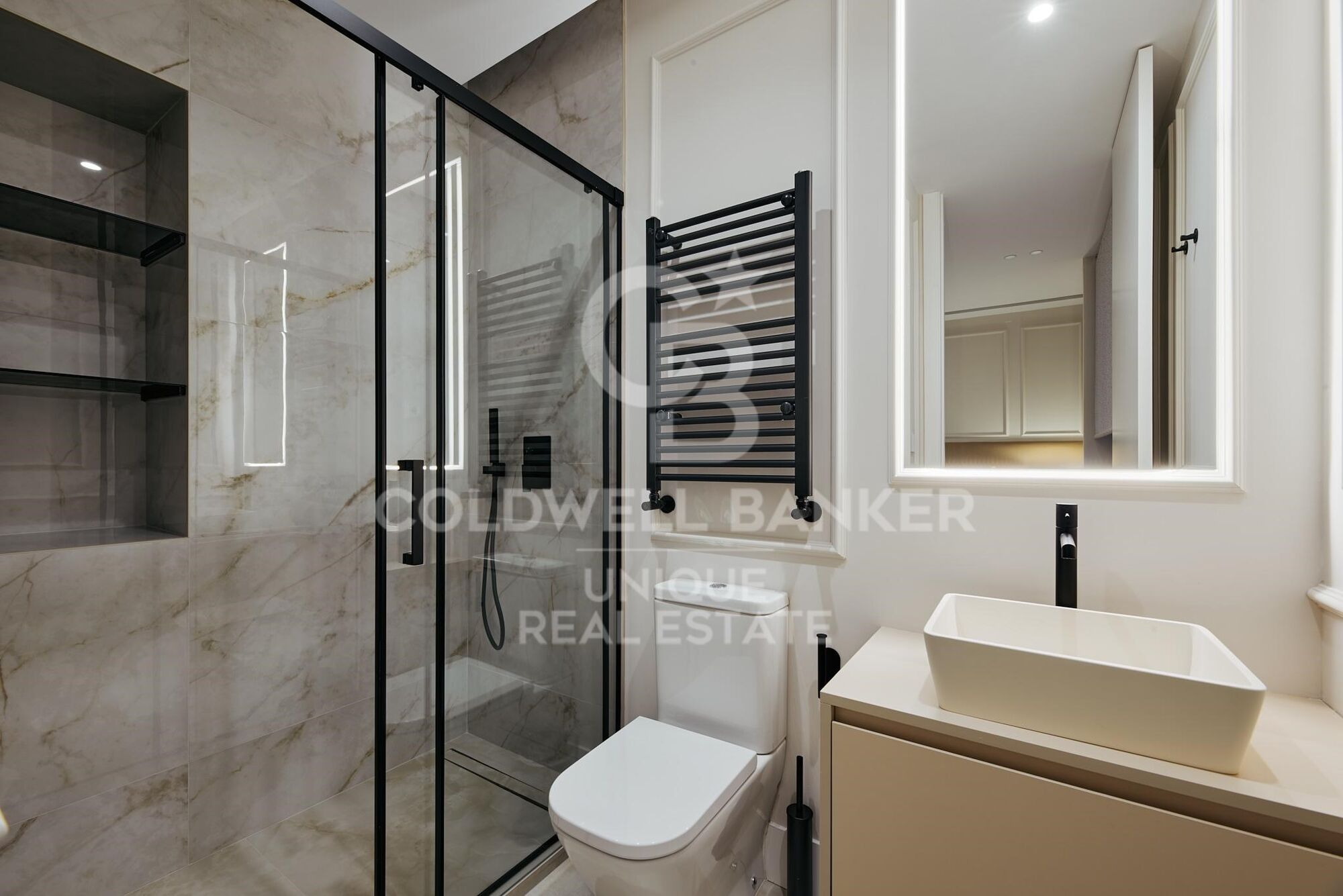 Apartment with classic façade with 3 bedrooms in Recoletos
