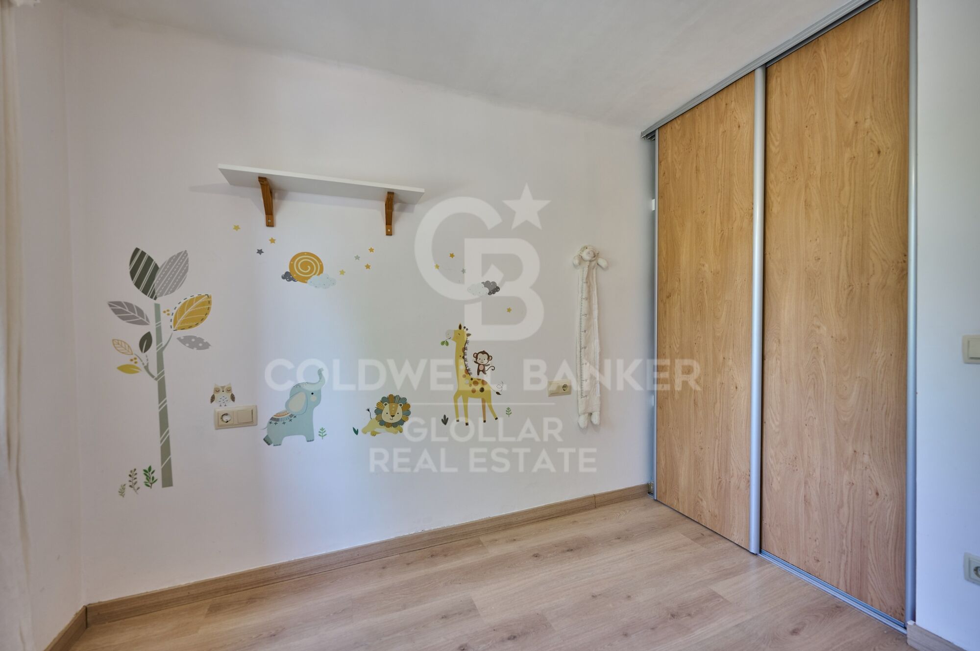Casa independiente en Queixans con dos viviendas y jardín privado