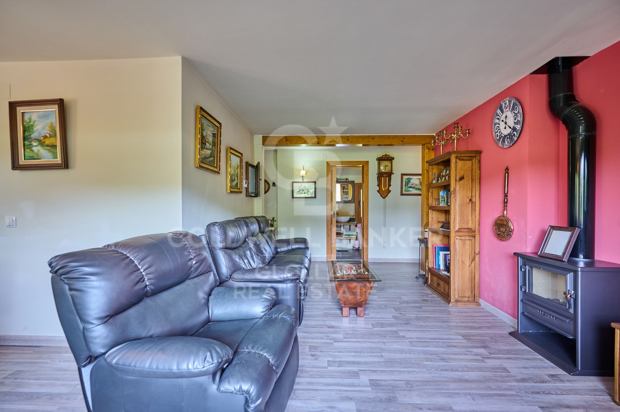 Casa independiente en Queixans con dos viviendas y jardín privado