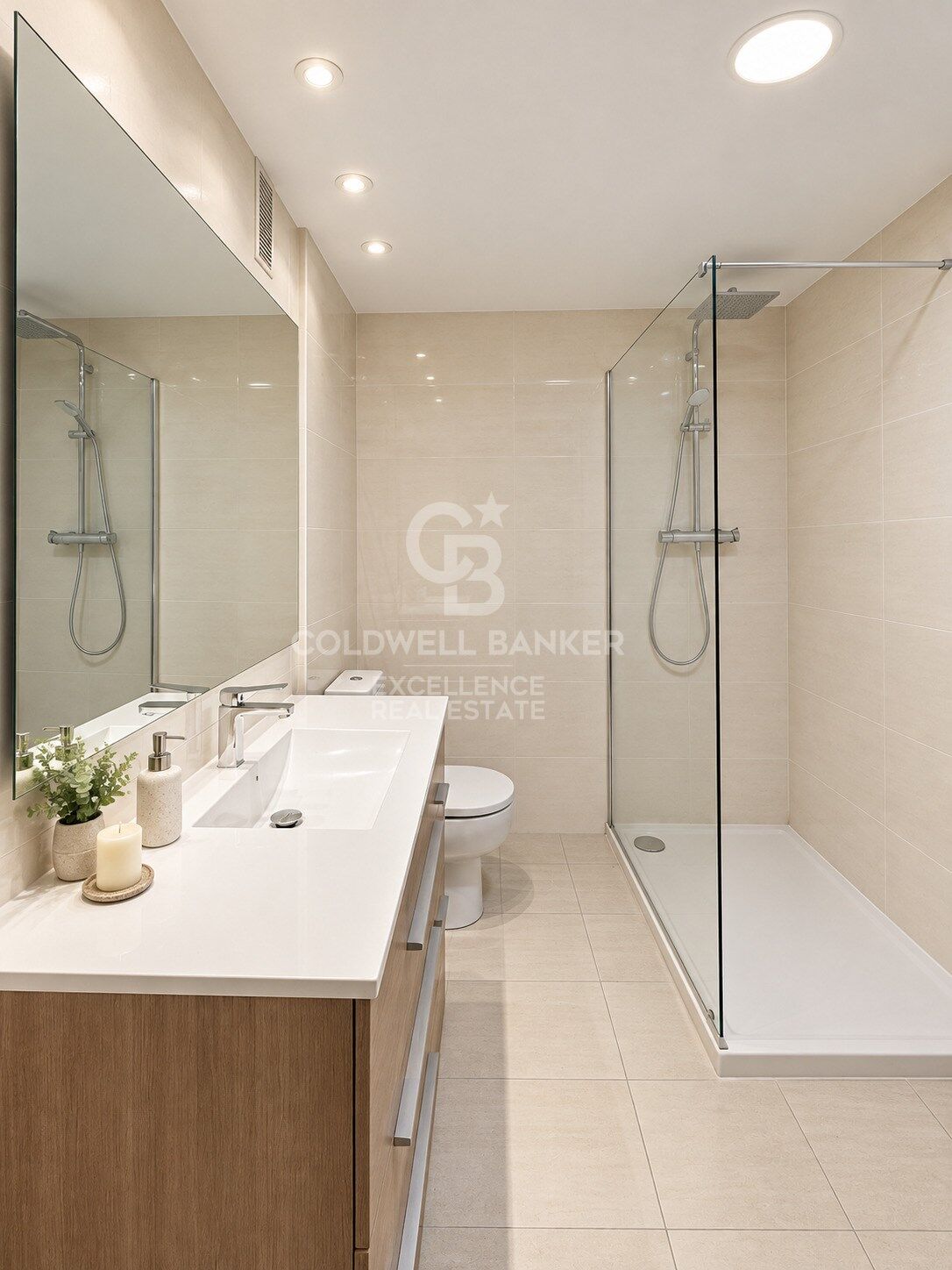 Helles Apartment mit Terrasse neben dem Tennisclub in El Pla del Real