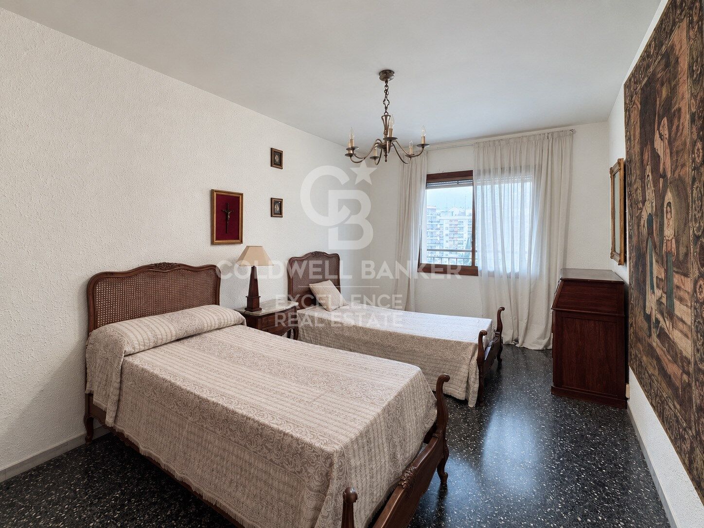 Helles Apartment mit Terrasse neben dem Tennisclub in El Pla del Real