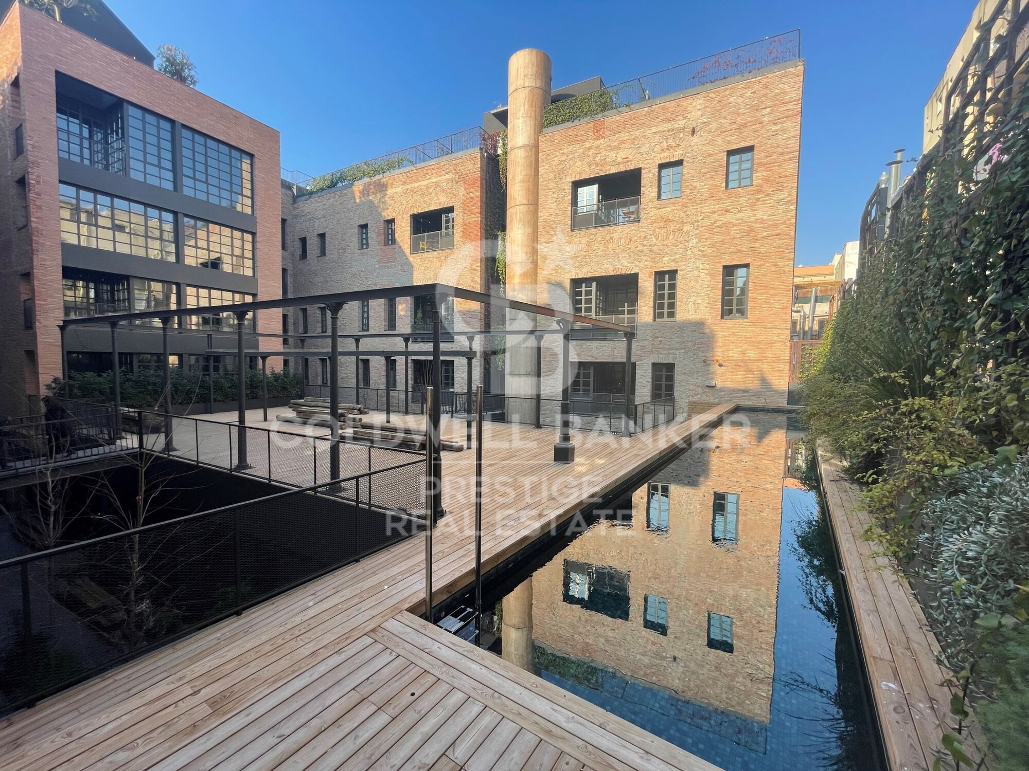 A green community for sale in the heart of Barcelona