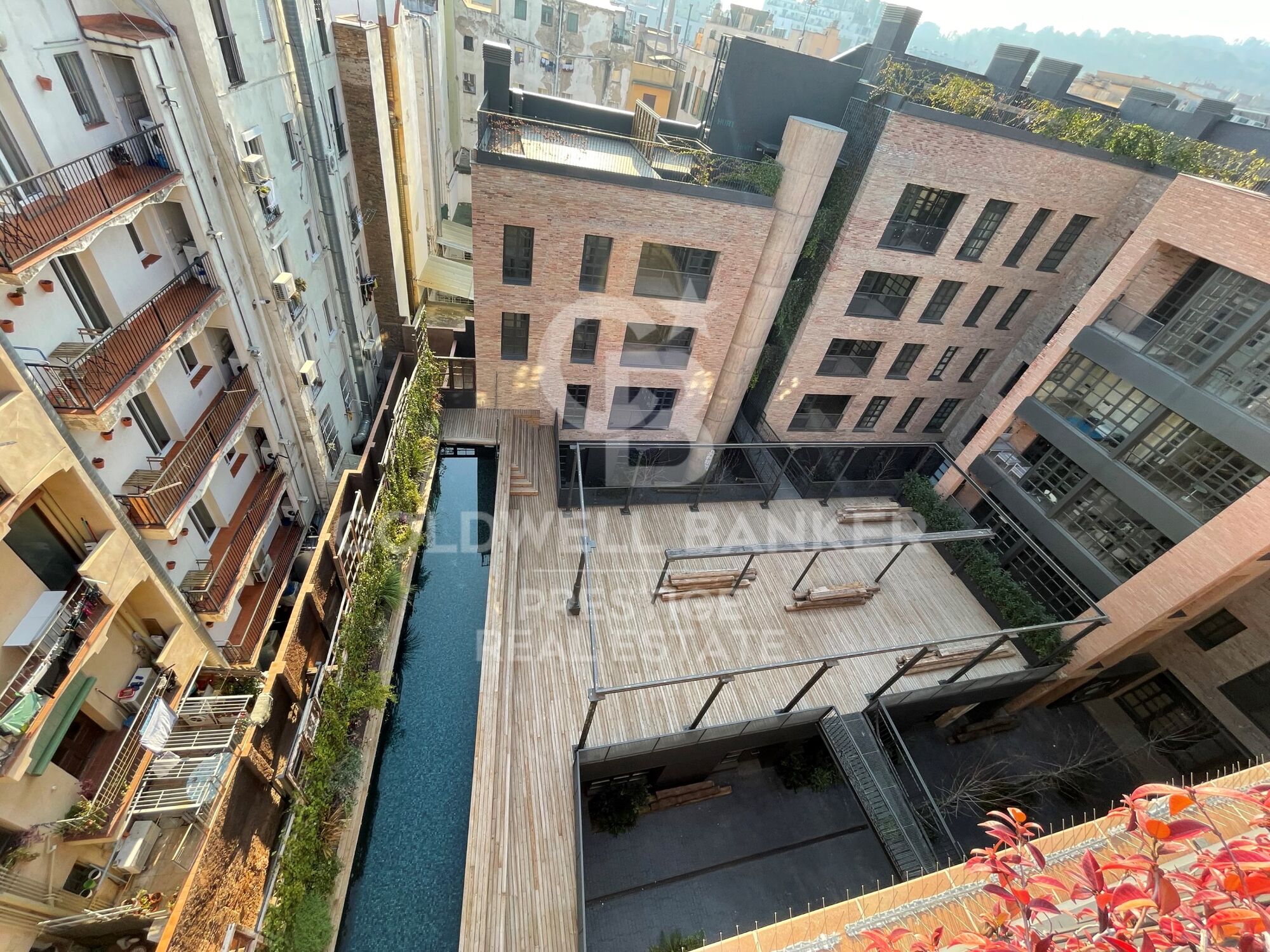 A green community for sale in the heart of Barcelona