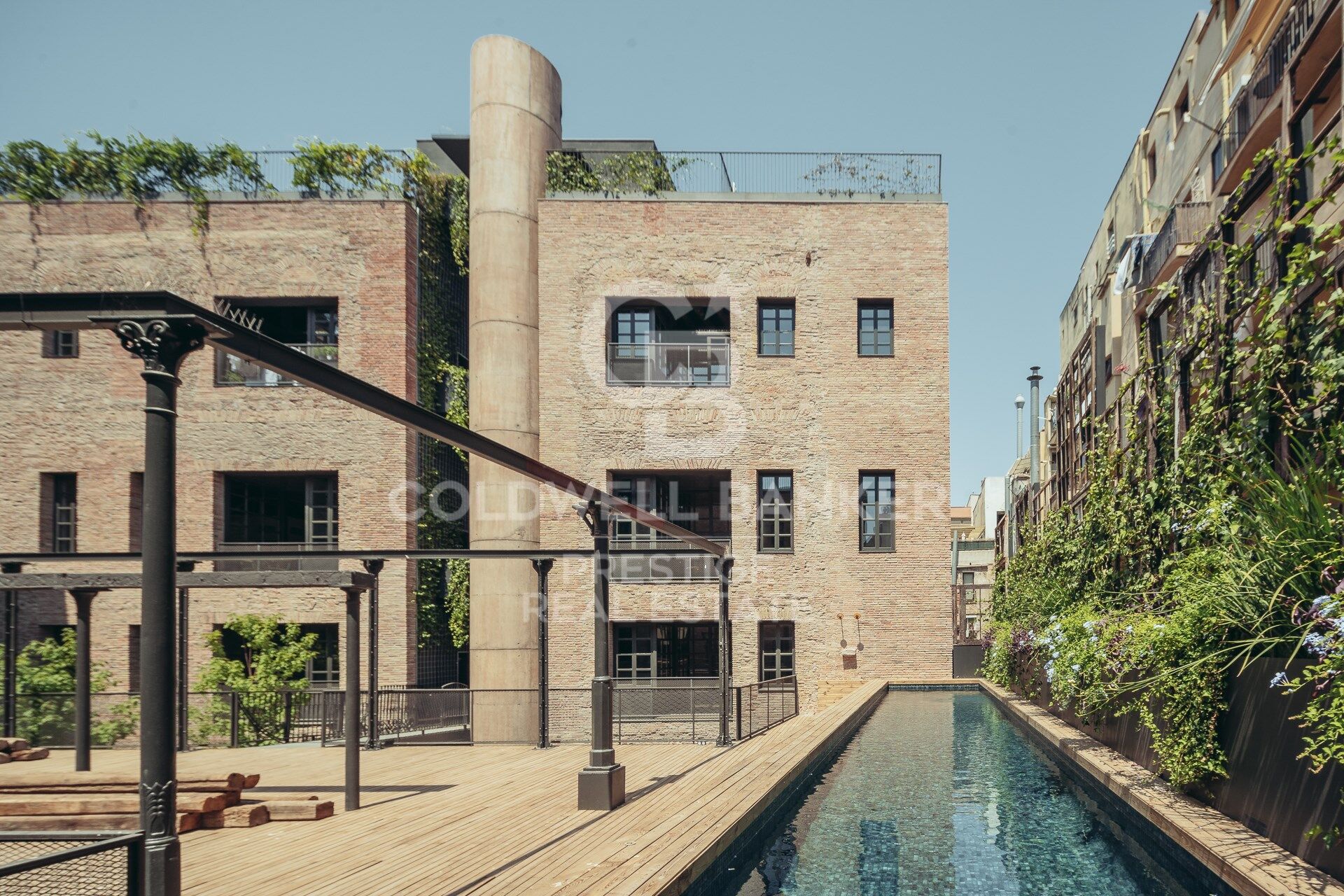 A green community for sale in the heart of Barcelona