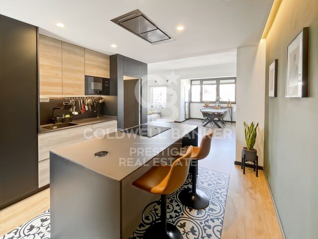 Nicely renovated apartment witth terrace in Central Barcelona