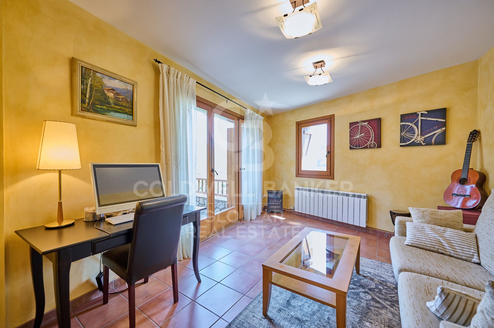 Casa esquinera en Montellà con magníficas vistas