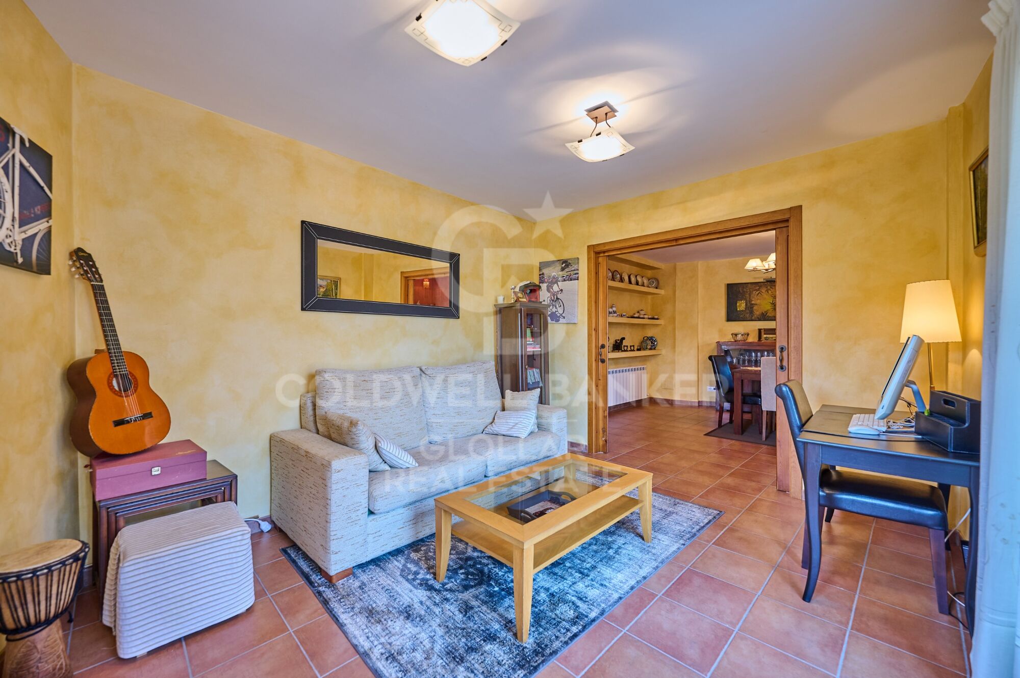 Casa esquinera en Montellà con magníficas vistas