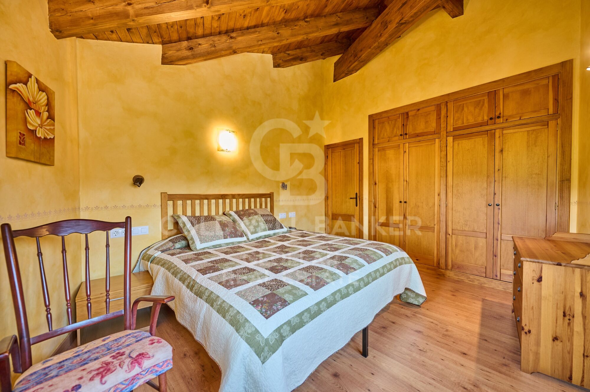Casa esquinera en Montellà con magníficas vistas