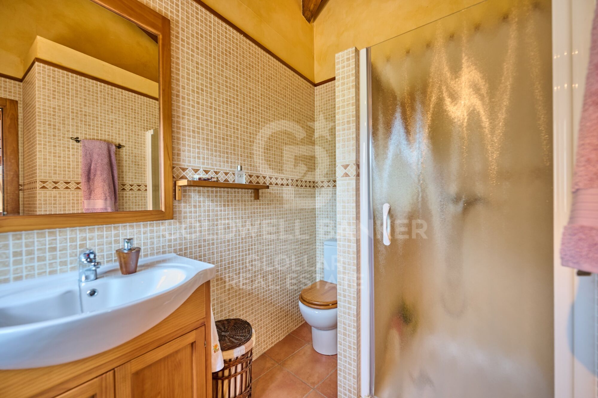 Casa esquinera en Montellà con magníficas vistas